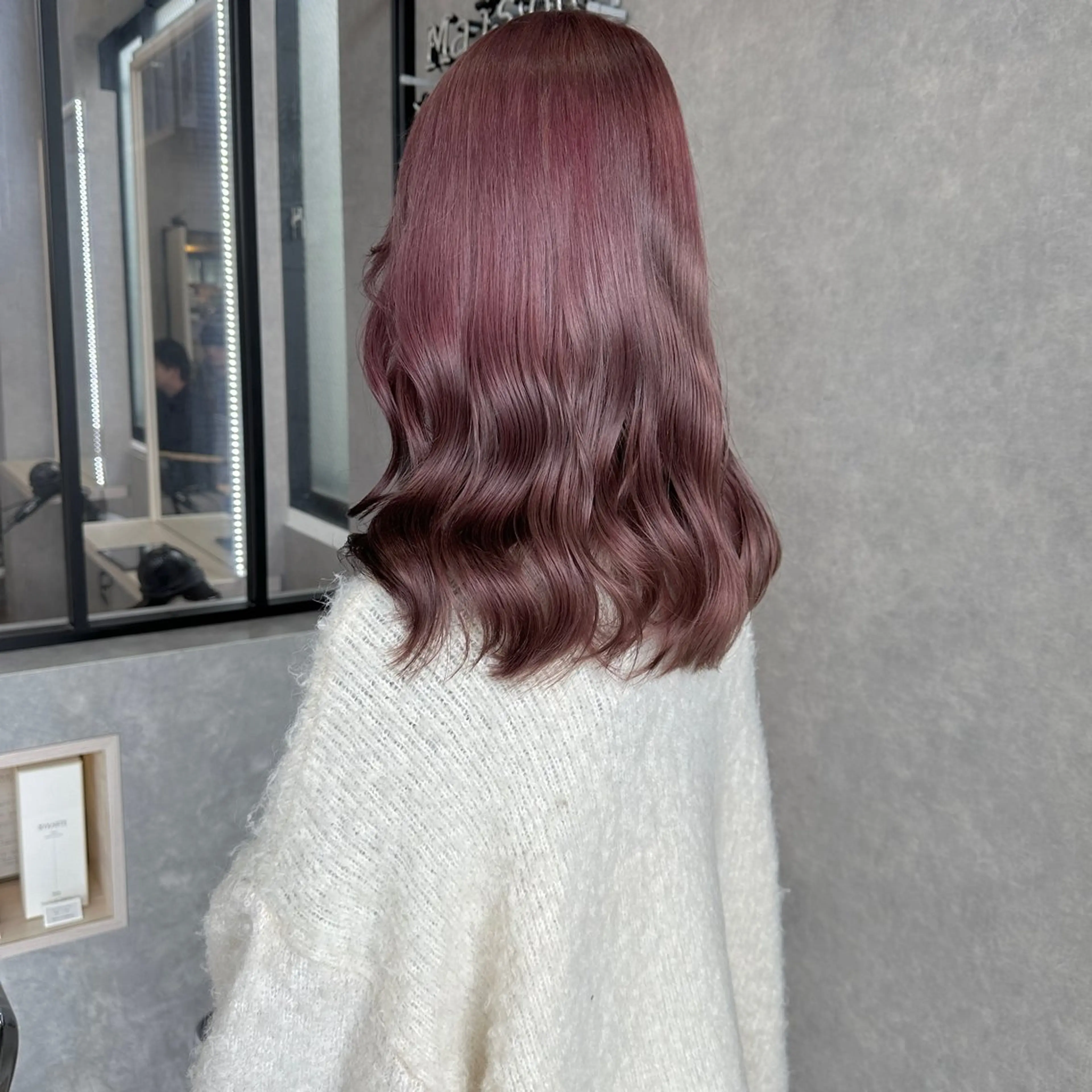 セミロング カラー ブラウンカラー ピンクカラー はちすか るかのヘアスタイル