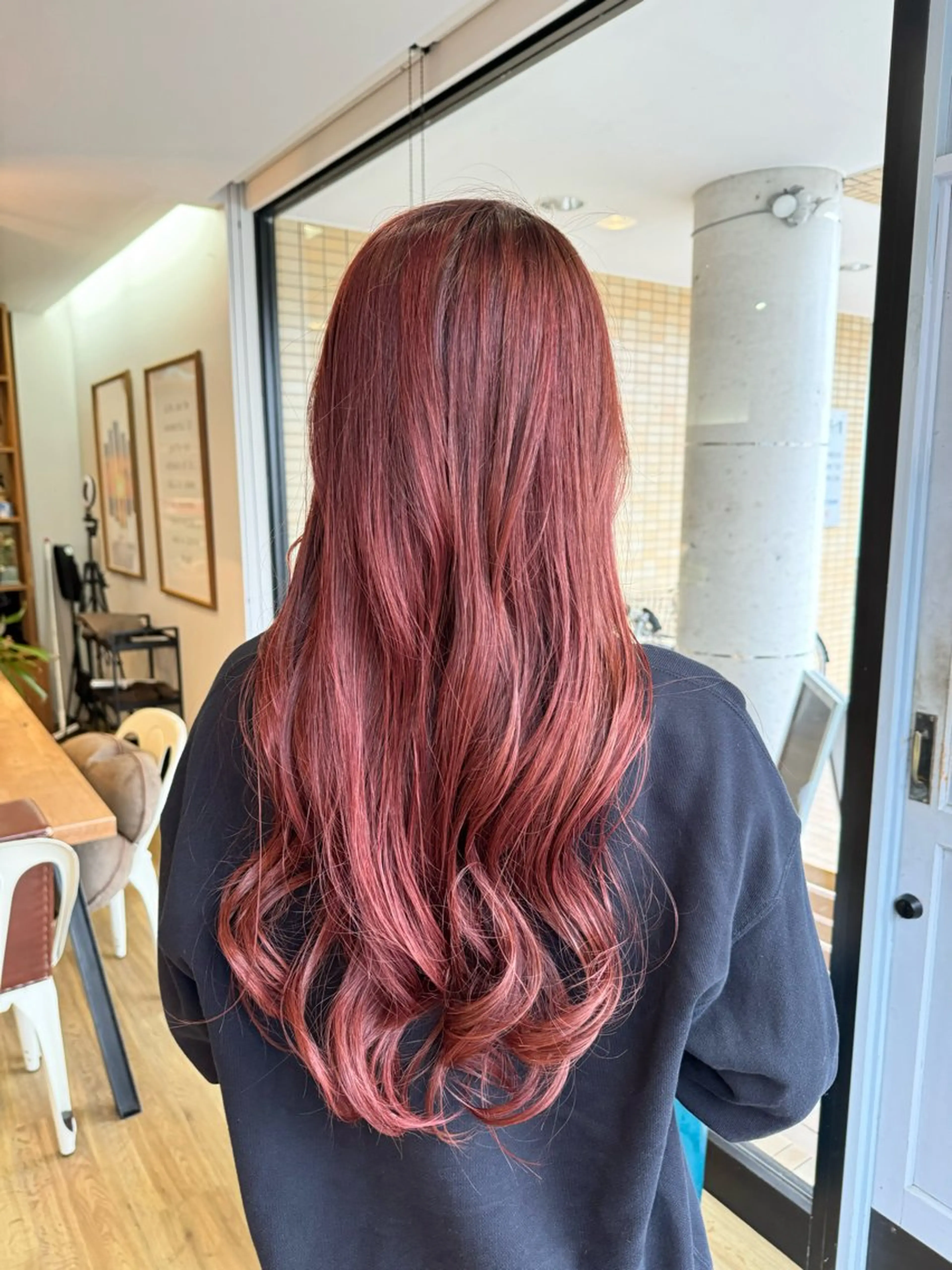 ロング カラー ピンクカラー ツキダテ ユイのヘアスタイル