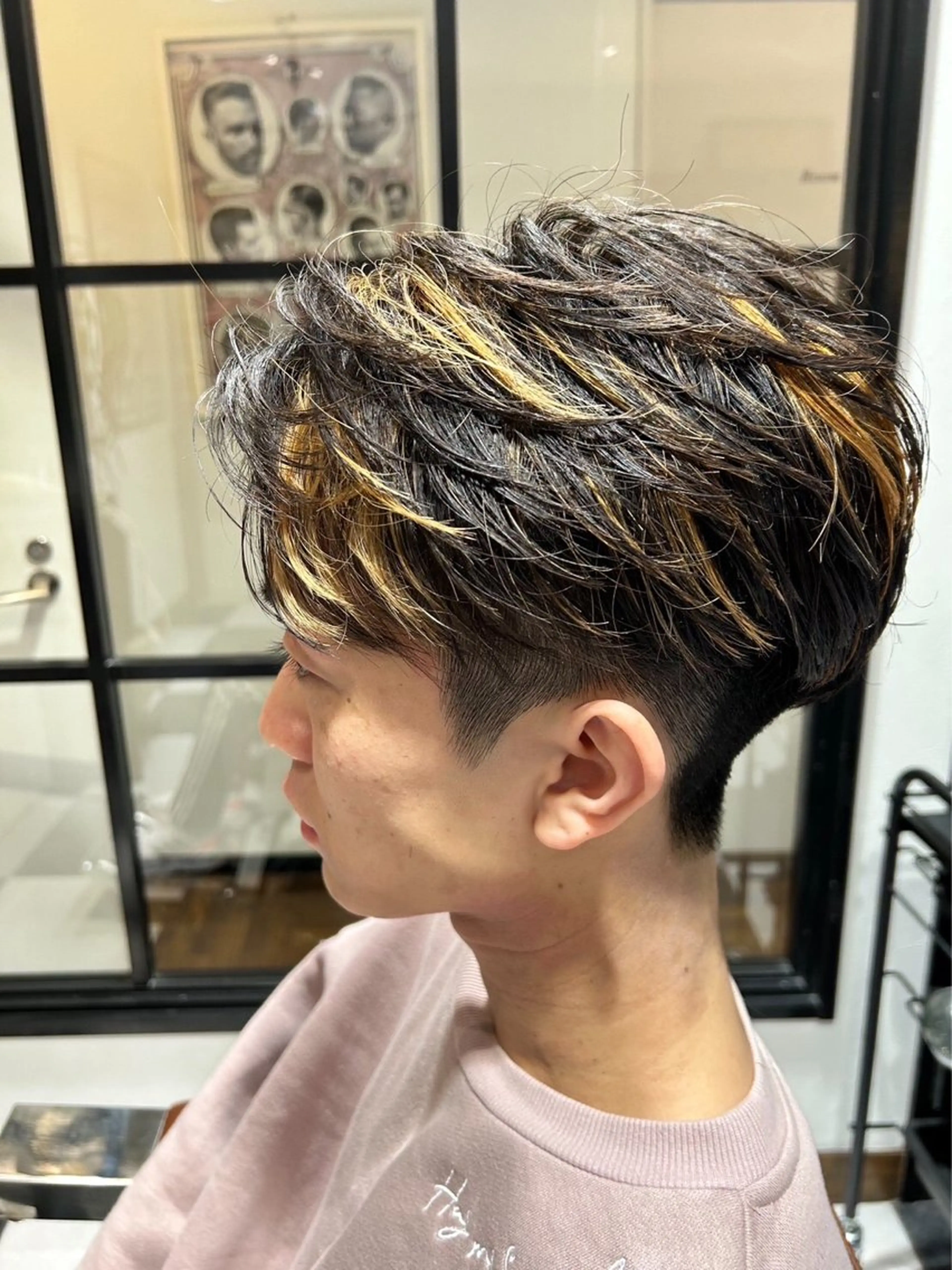 カラー メンズ メンズハイライト メンズメッシュ ハイライトカラー メッシュ .5 by SOLEIL藤沢店のヘアスタイル