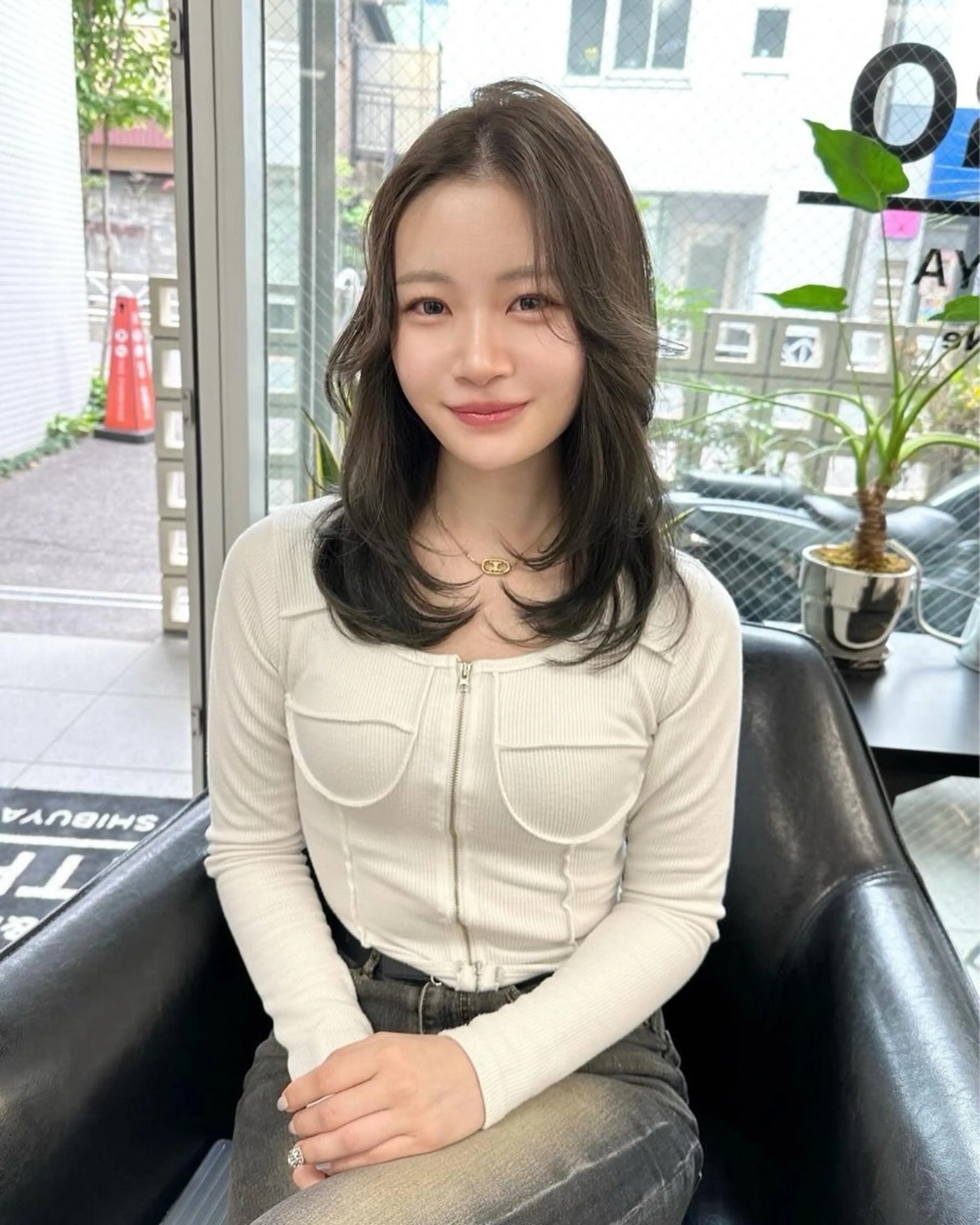 セミロング カラー INTRO.by Fi-Ne所属・韓国ヘア 店長NEGIのヘアスタイル