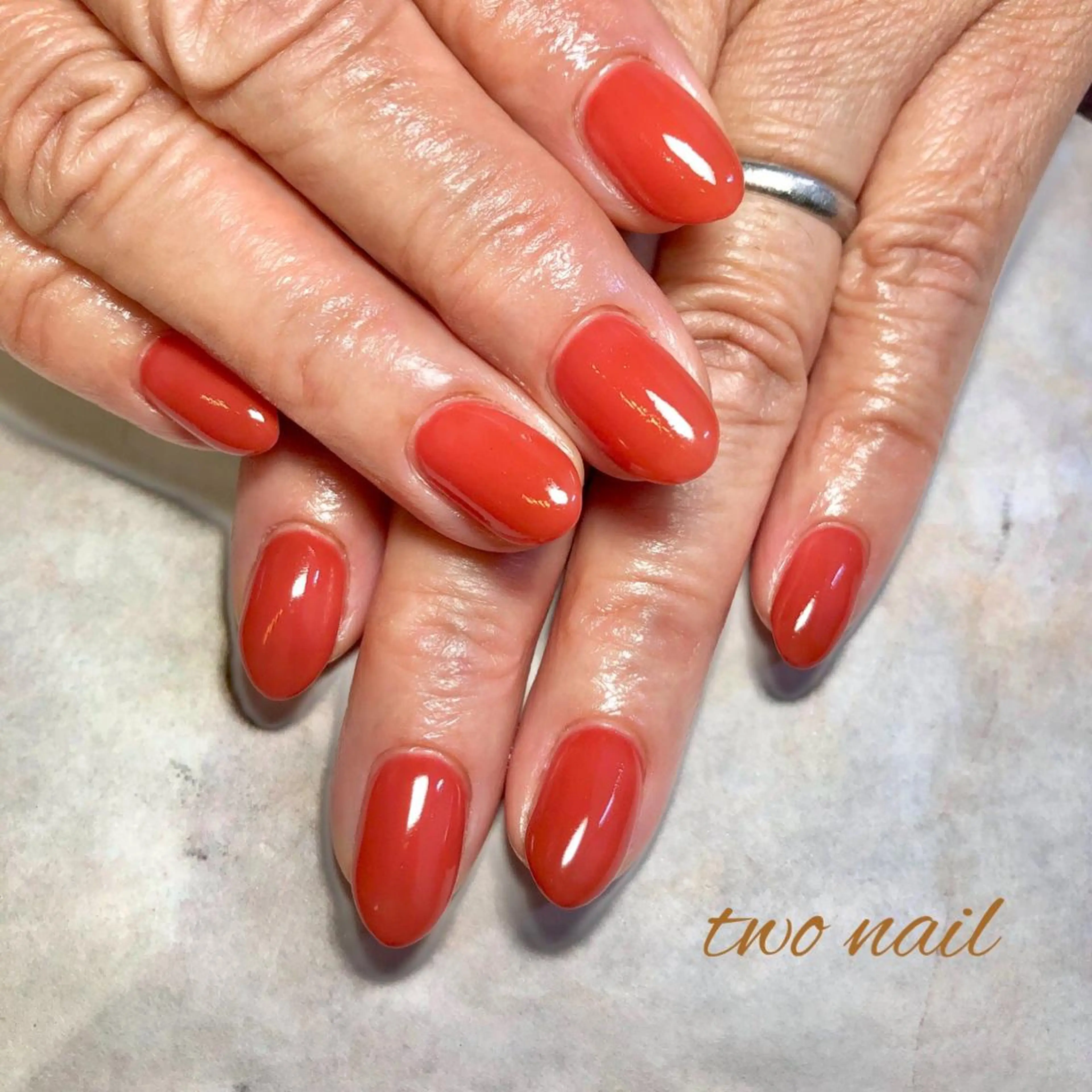 ネイル ブラウン フットネイル ハート ミディアムネイル ワンカラーネイル ハンドネイル two nailのネイルデザイン