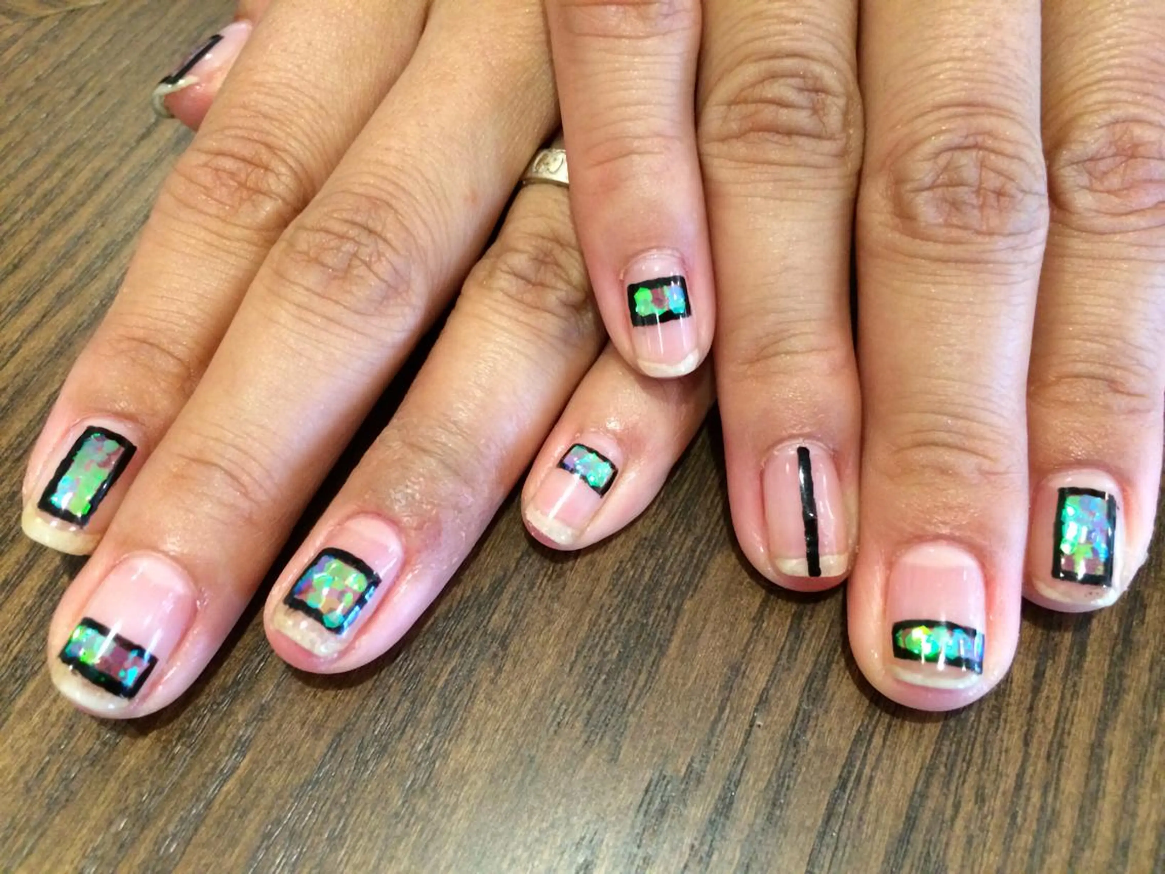 ネイル ホログラムネイル ハンドネイル Eye nailのネイルデザイン