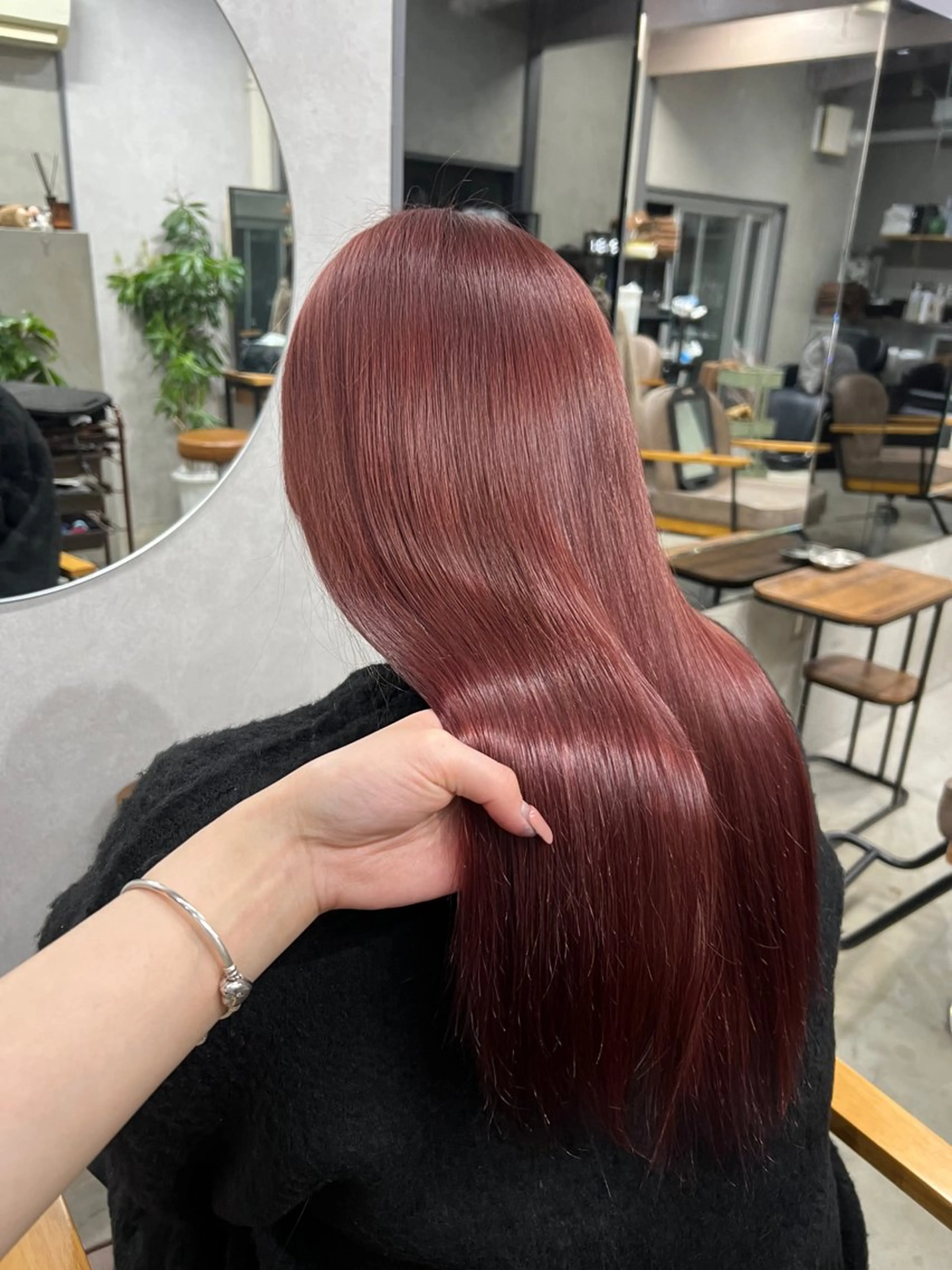 ロング カット ヘアカラー トリートメント maya レイヤーカットのヘアスタイル
