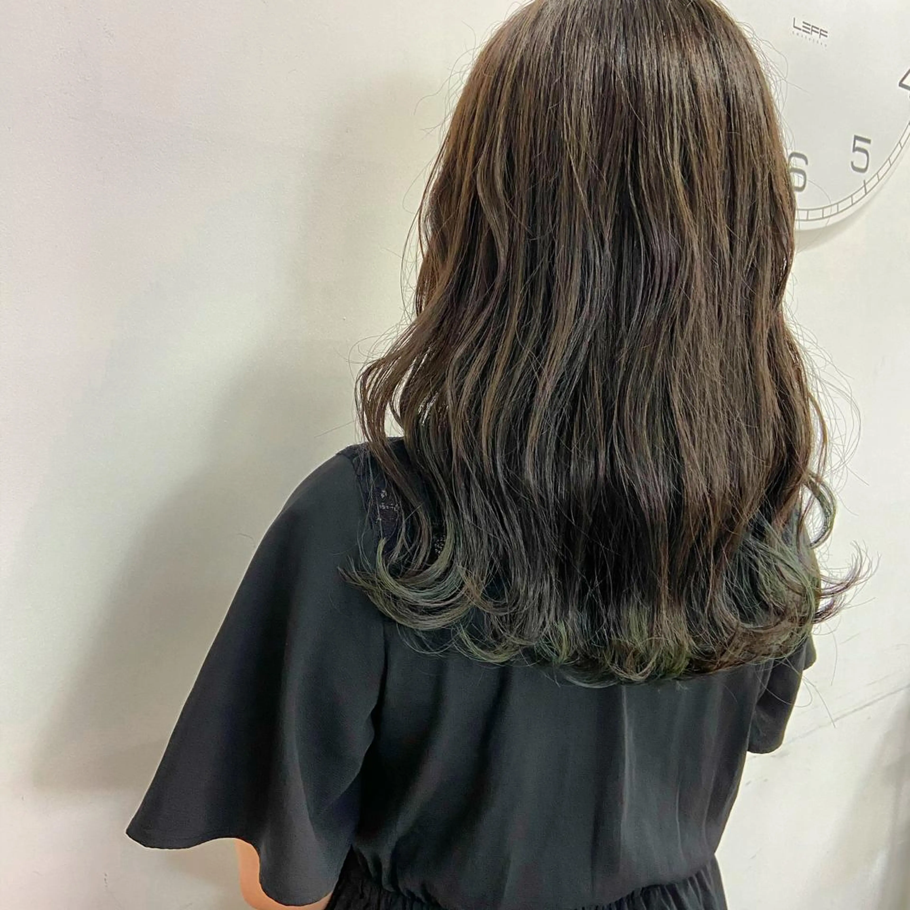 セミロング カラー ブリーチ . mioのヘアスタイル