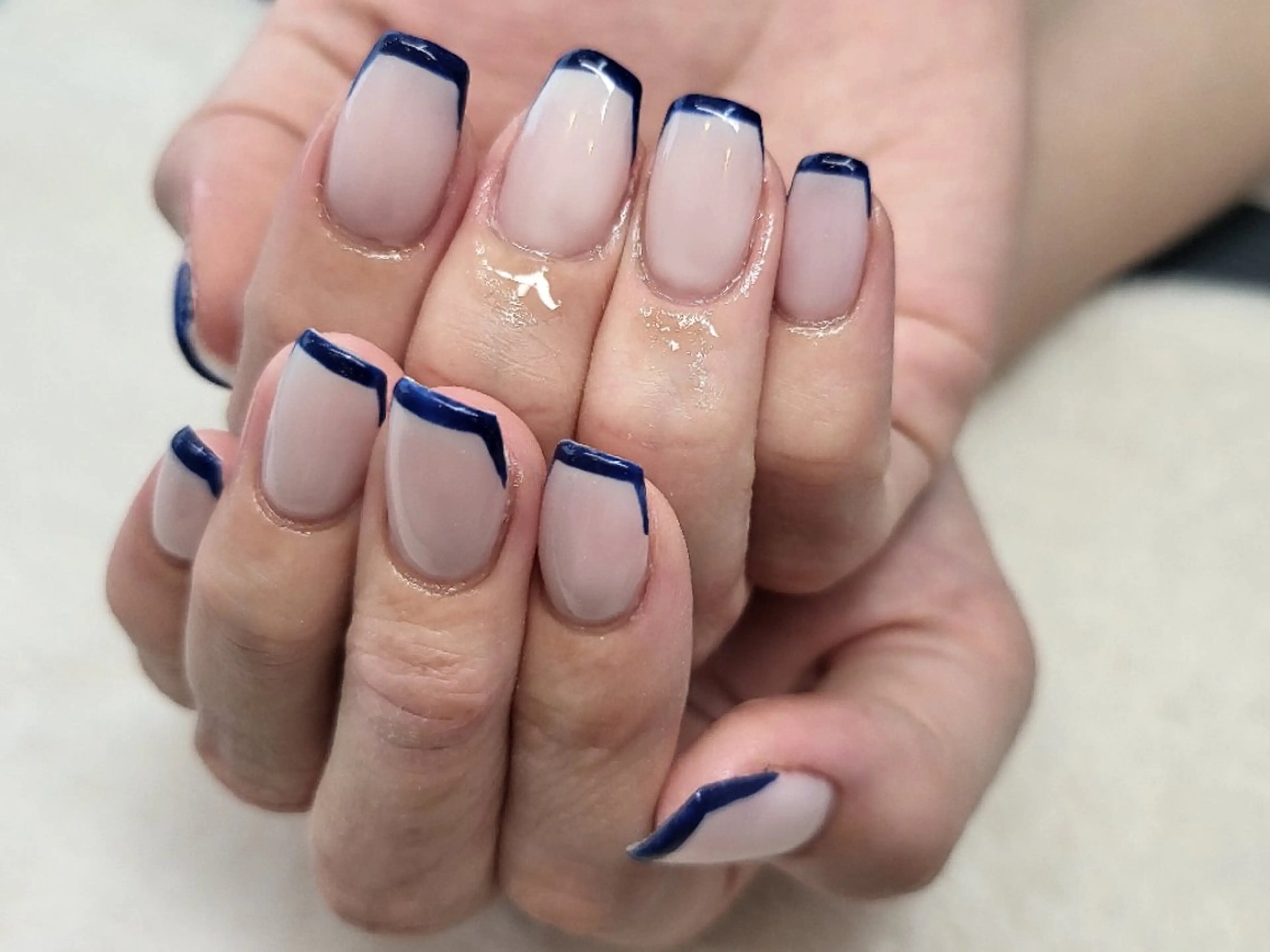 ネイル カジュアル フレンチネイル ハンドネイル ハンドケア 心斎橋Salon Epokkuのネイルデザイン