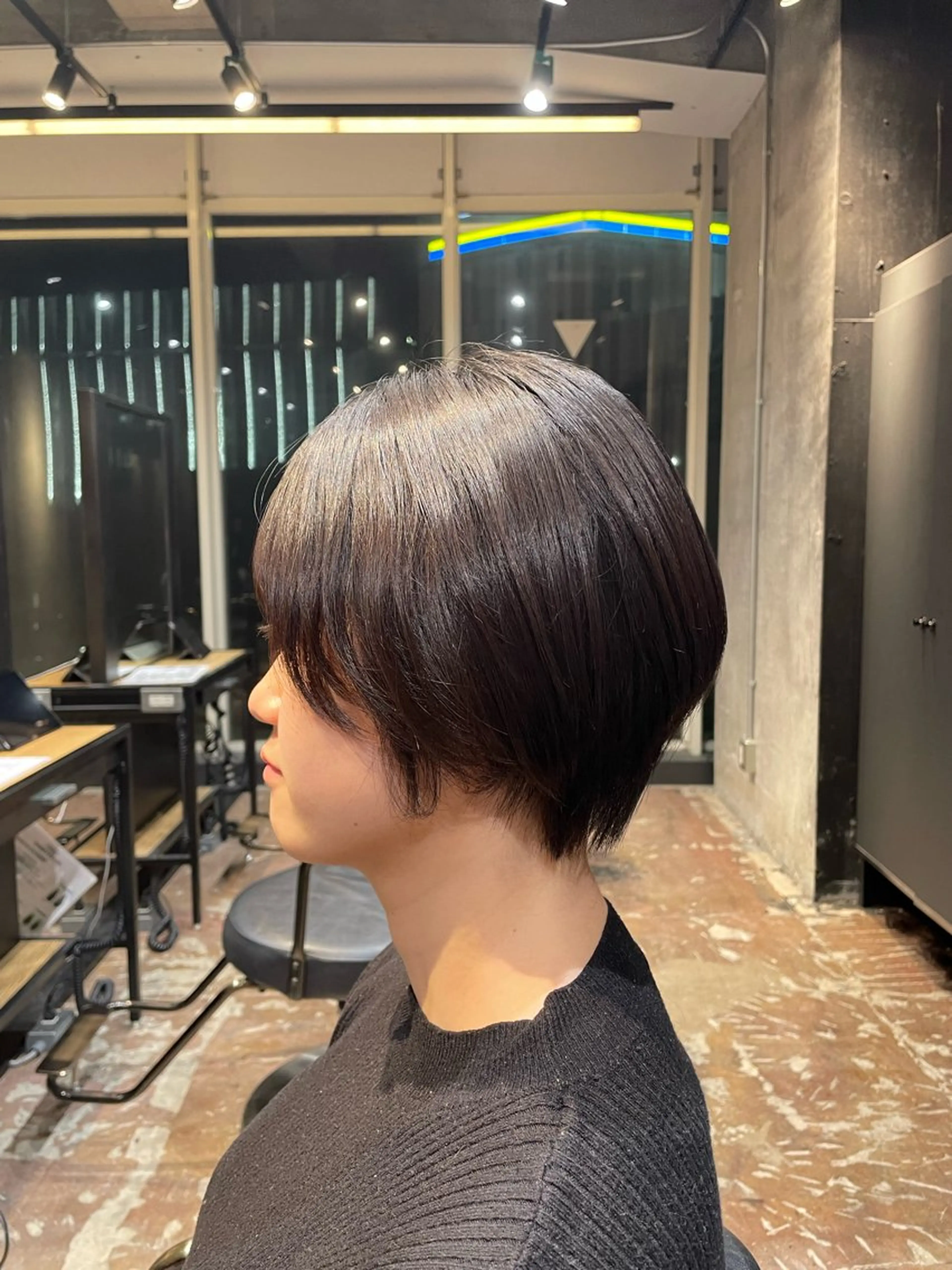 ショート ブリーチカラー/ カット/安松龍一のヘアスタイル