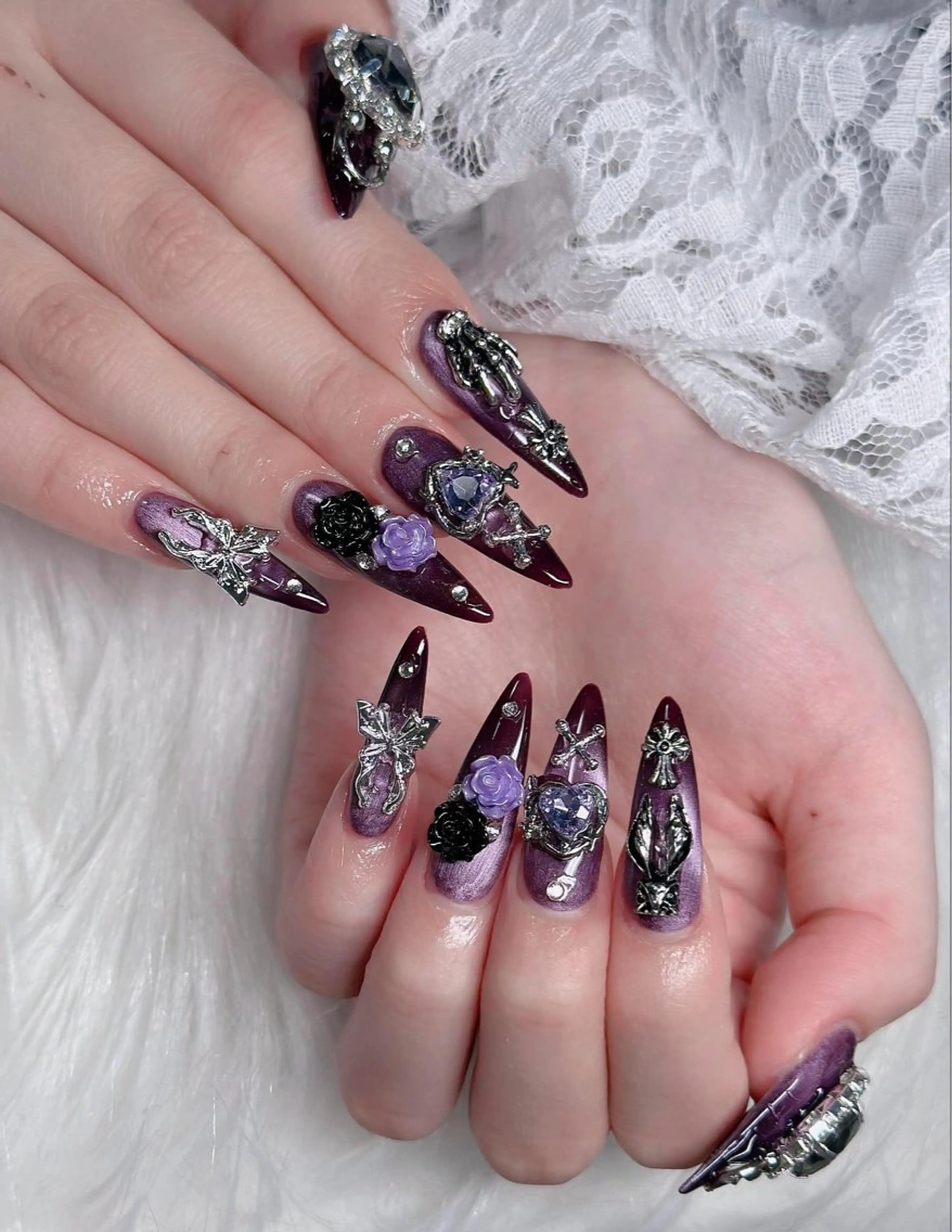 ネイル オーロラネイル フレンチネイル ジェルネイル ハロウィン キラキラネイル H.baby Nail Salonのネイルデザイン