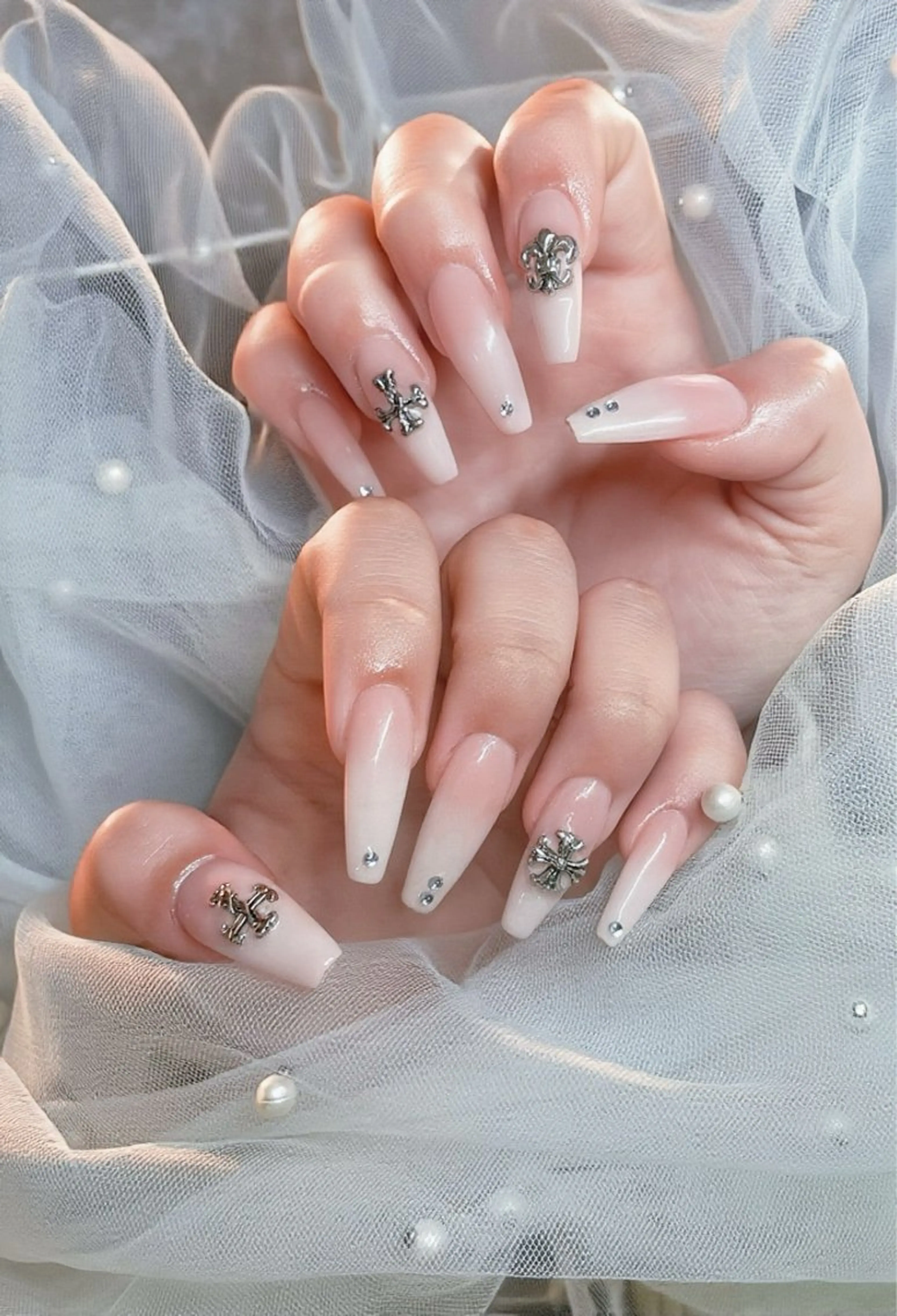 ネイル フレンチネイル グラデーション マグネットネイル ミラーネイル ワンホンネイル ハンドネイル Sora Nailのネイルデザイン