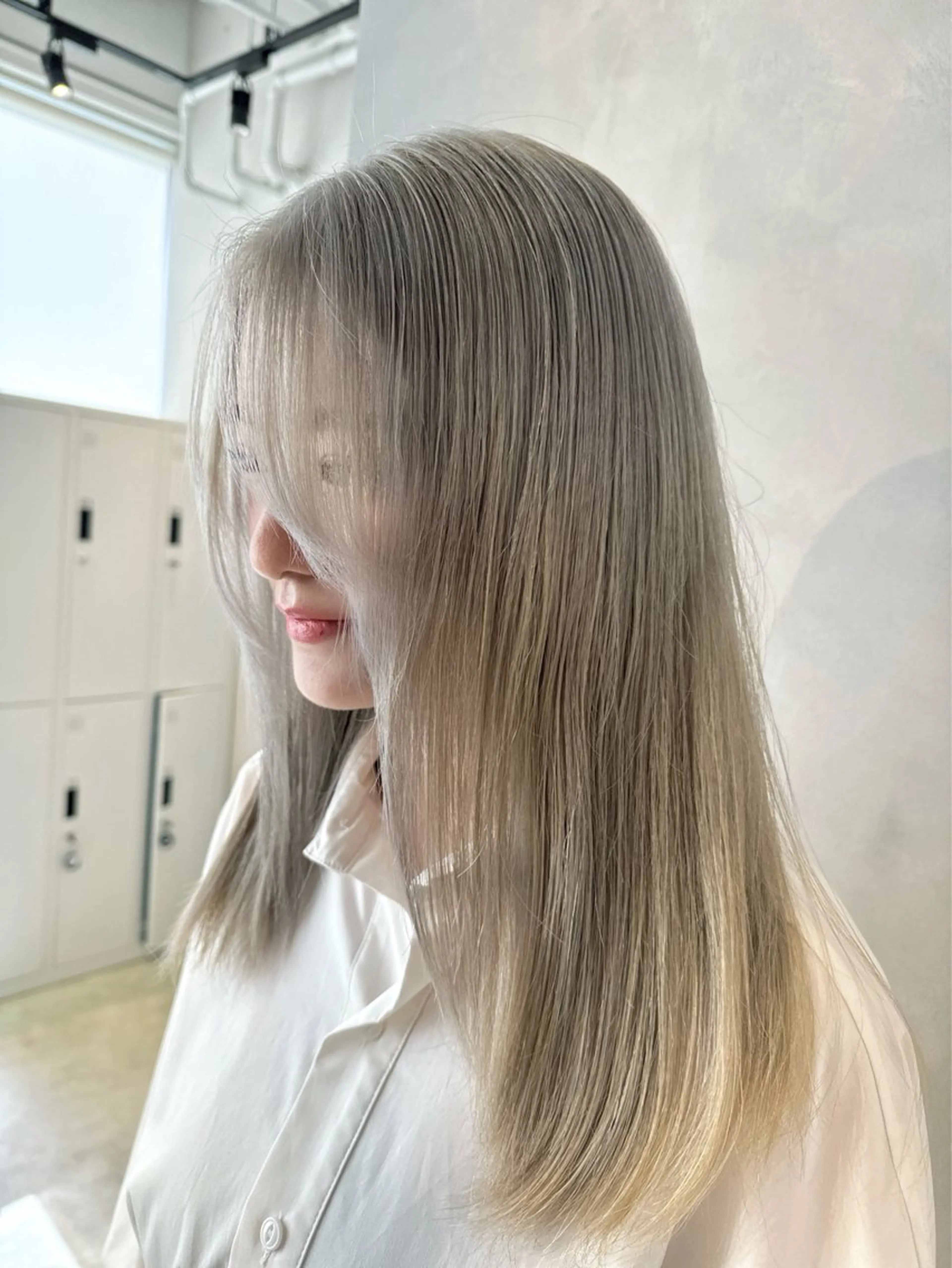 セミロング カラー ブリーチ ケアブリーチ カット ヘアカラー トリートメント 透明感カラー✨艶髪 制作🌱山根あゆみのヘアスタイル
