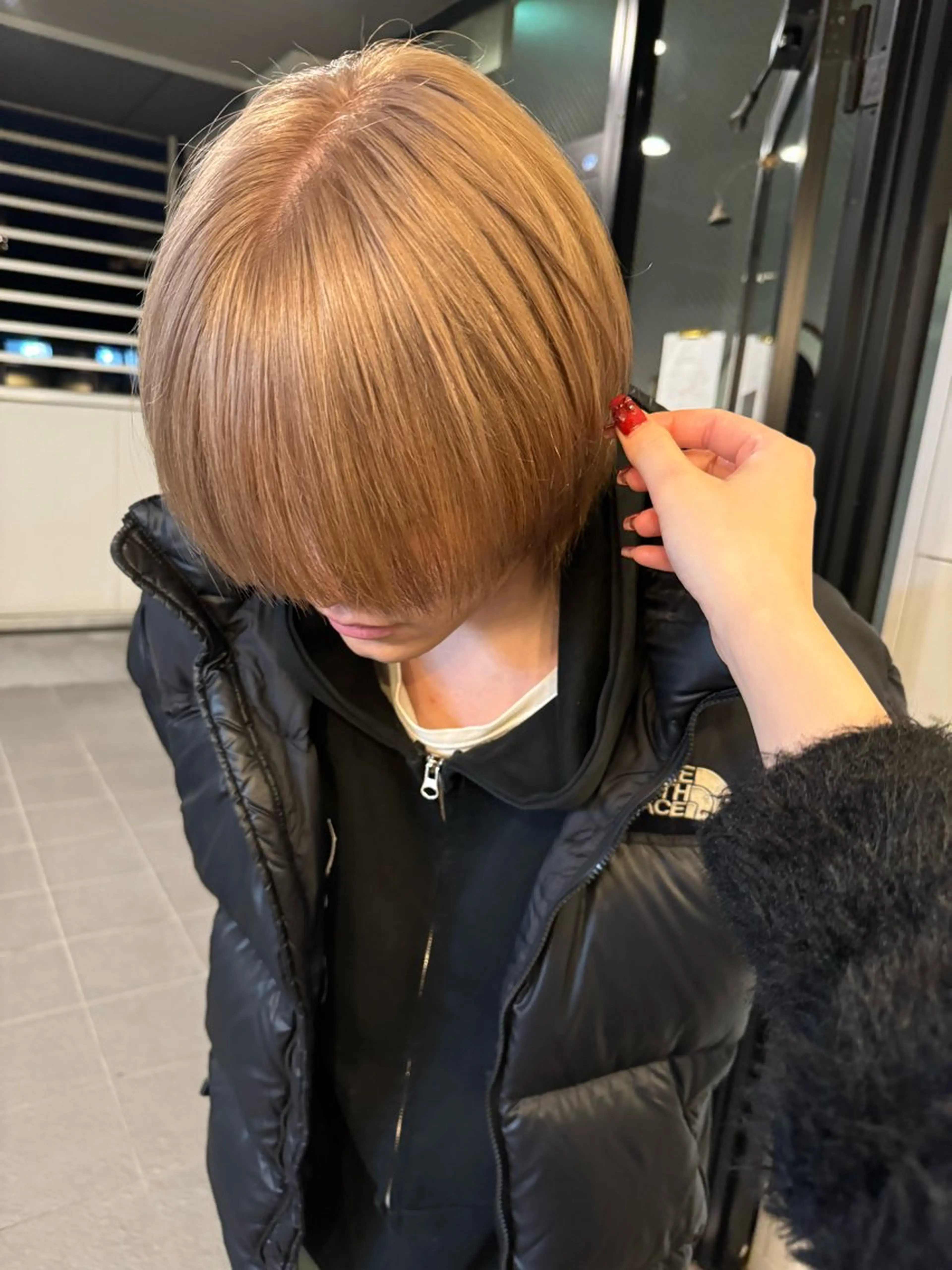 カラー メンズ 赤みなしオリーブ ハイトーン×レイヤーのヘアスタイル