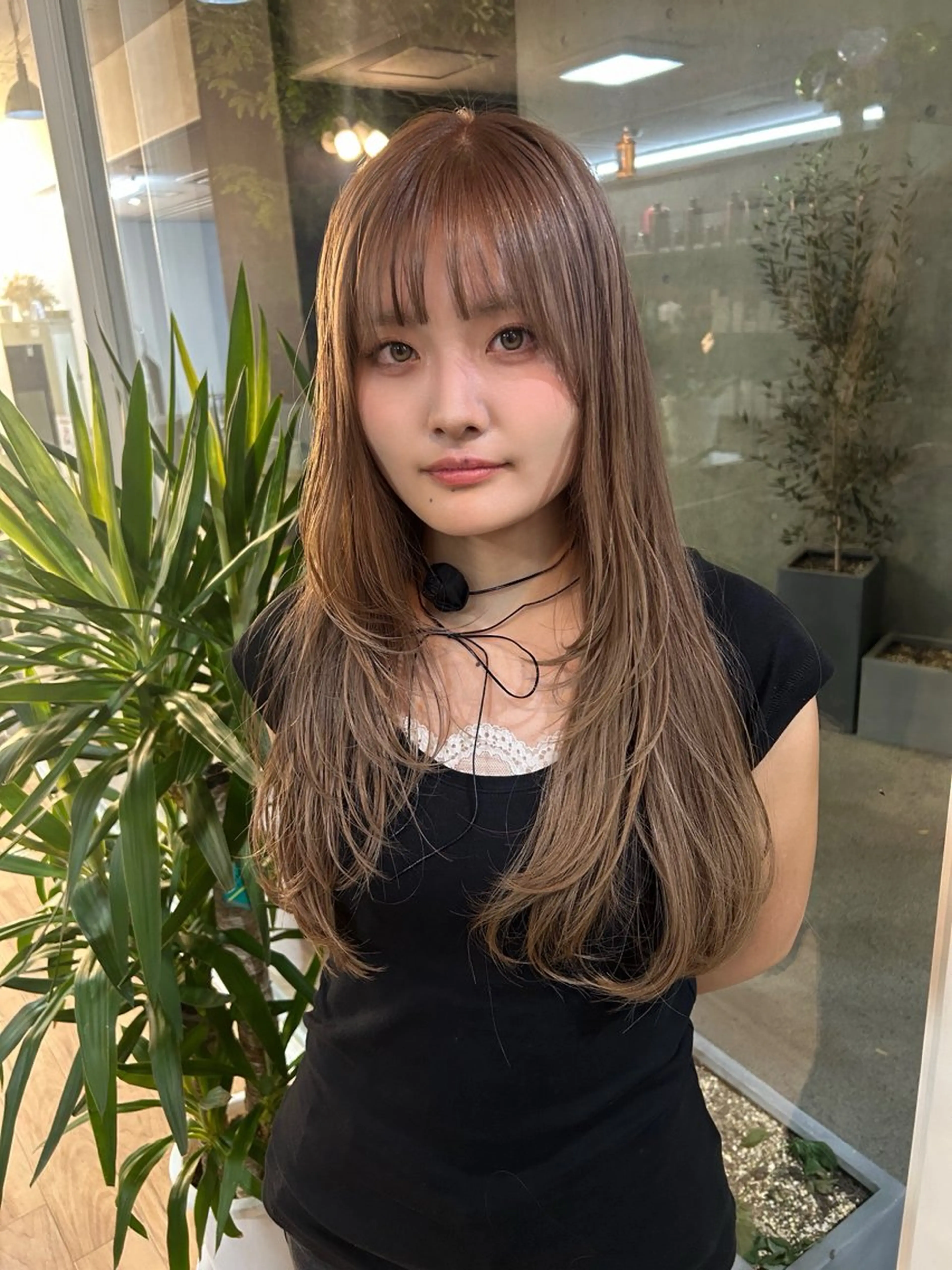 ロング カラー ベージュカラー ブリーチ 透明感カラー ミルクティーベージュ レイヤーカット カット ヘアカラー buy your own flowers:kava所属・yoda karenのヘアスタイル