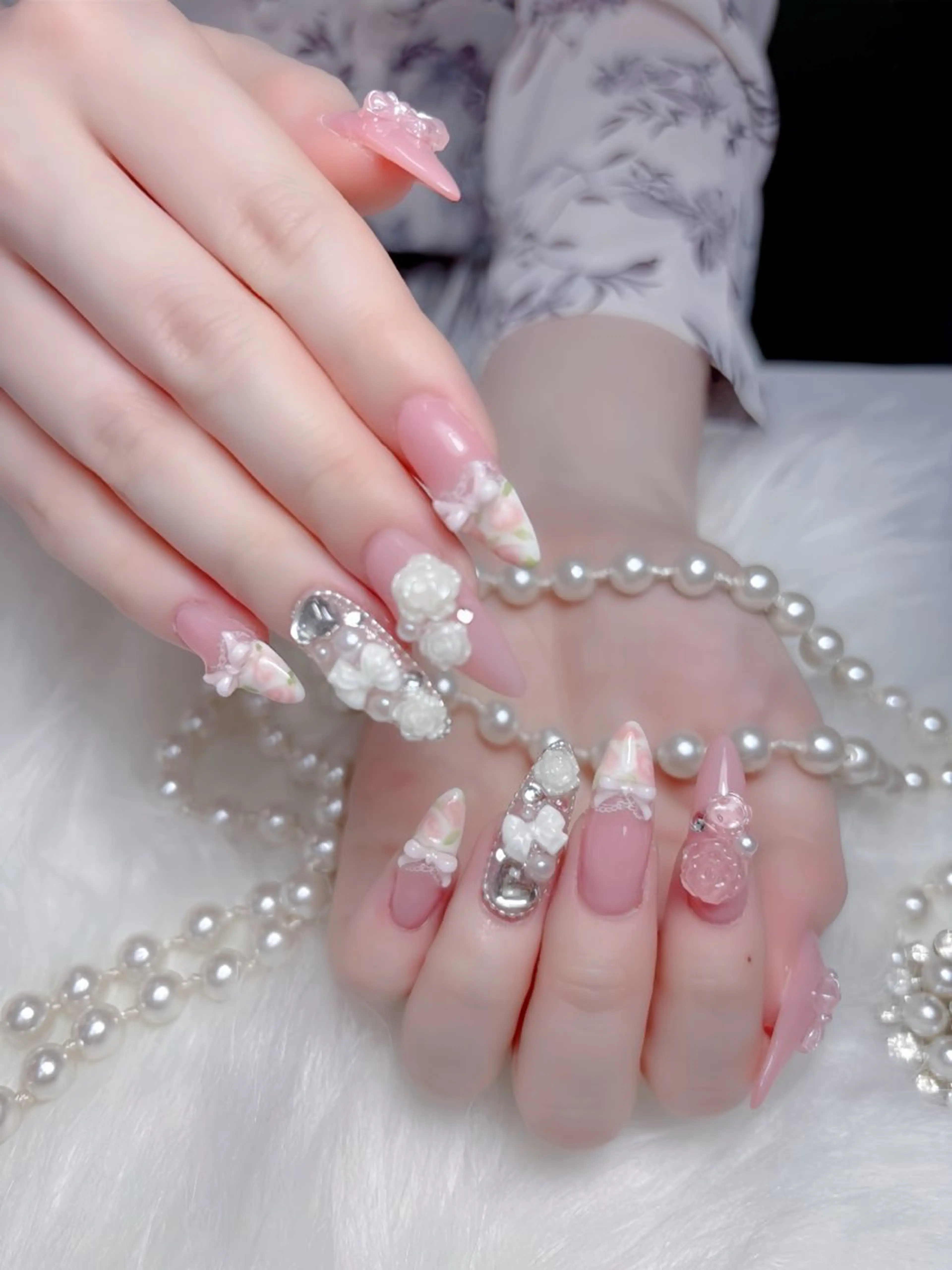 ネイル ブルー チークネイル 桜ネイル クリアネイル ドット ハンドネイル Rin Nail 新大久保店のネイルデザイン