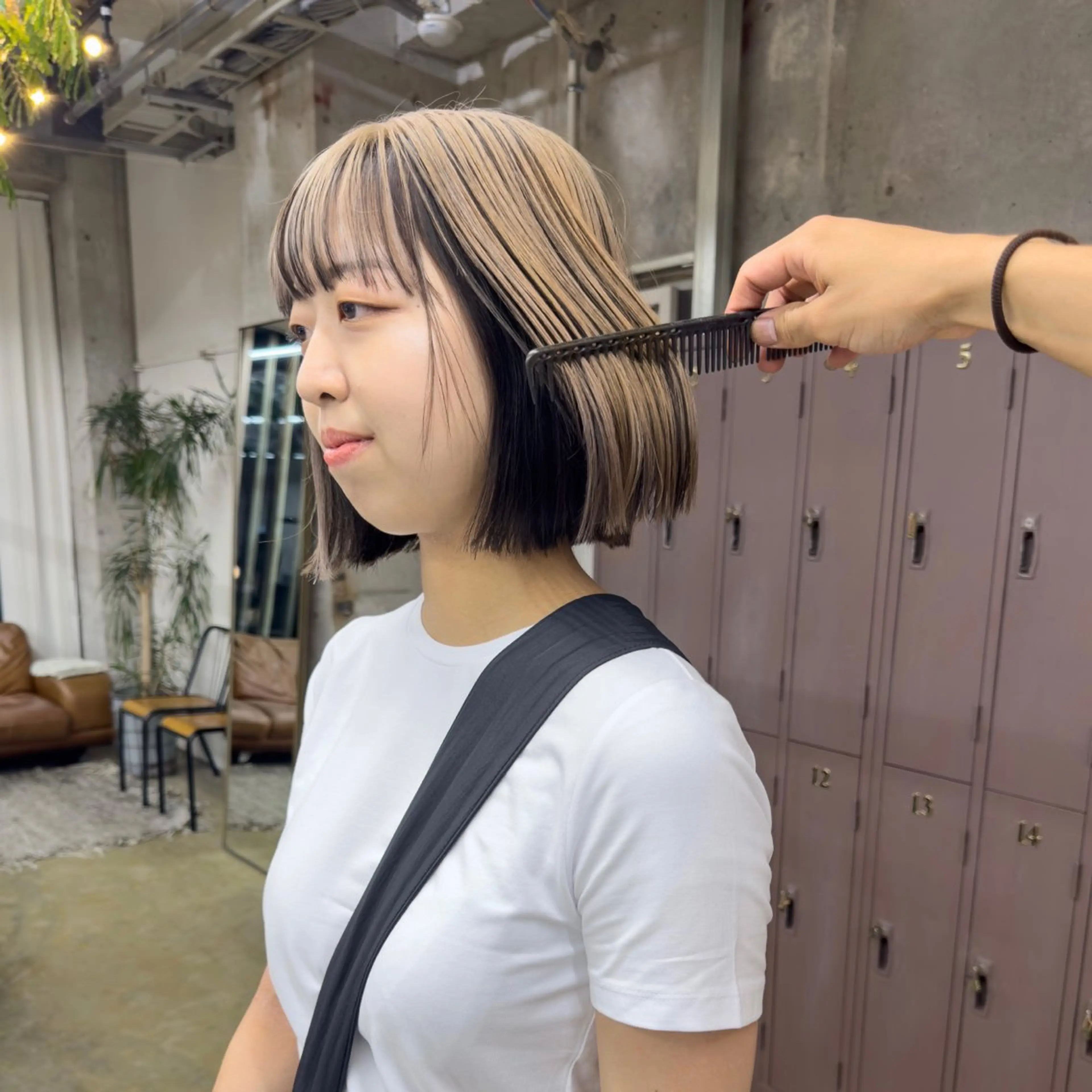ミディアム カラー ブリーチ デザインカラー ダブルカラー ハイトーンカラー ボブ カット ヘアカラー トリートメント 岡本康平/ボブ /ブリーチ/レイヤーのヘアスタイル
