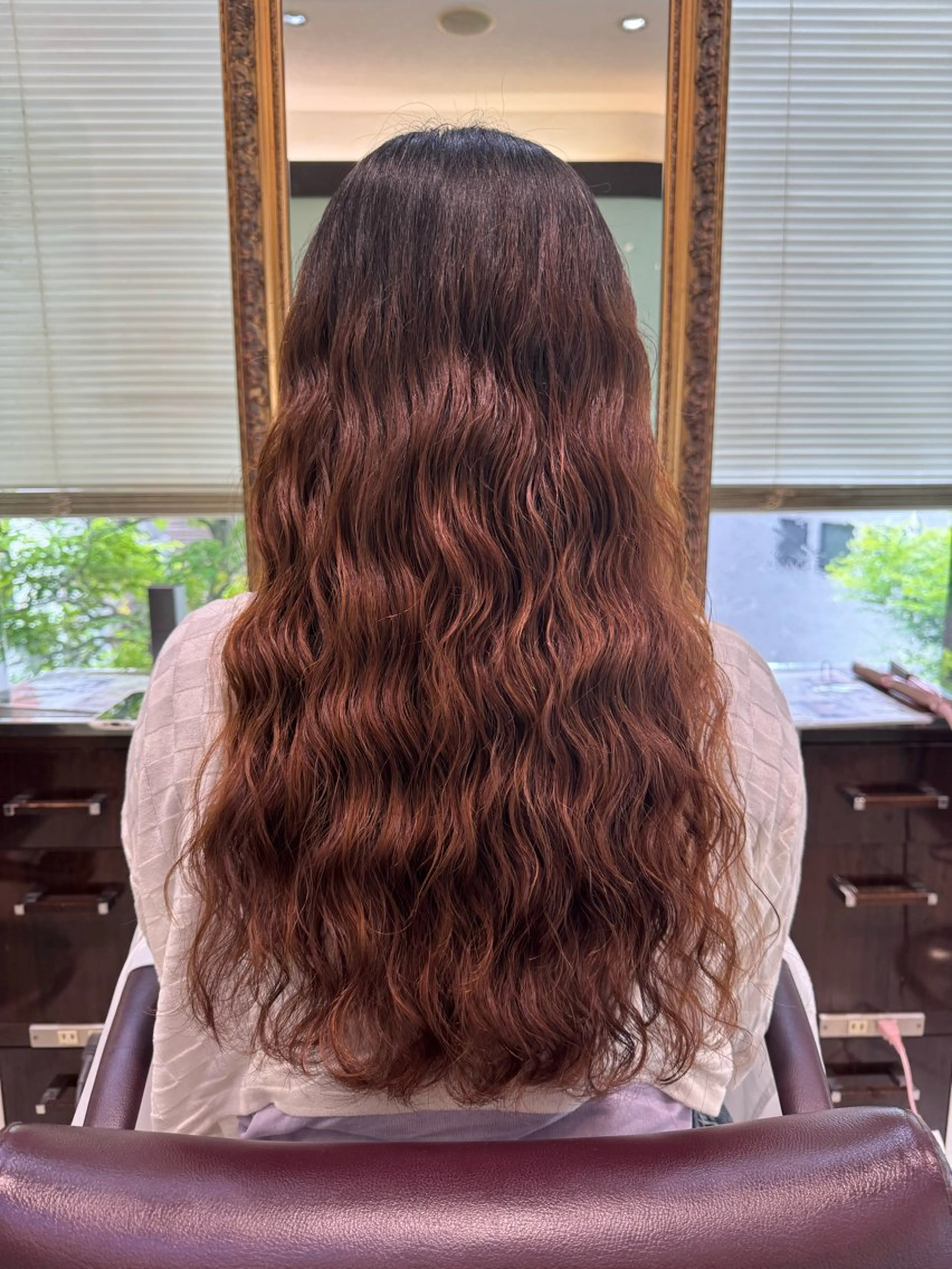 ロング 顔まわりレイヤー 韓国風ヘア レイヤーカット ロング カット パーマ トリートメント 大人可愛い♡コテ巻き パーマ🌼杉田 萌恵のヘアスタイル