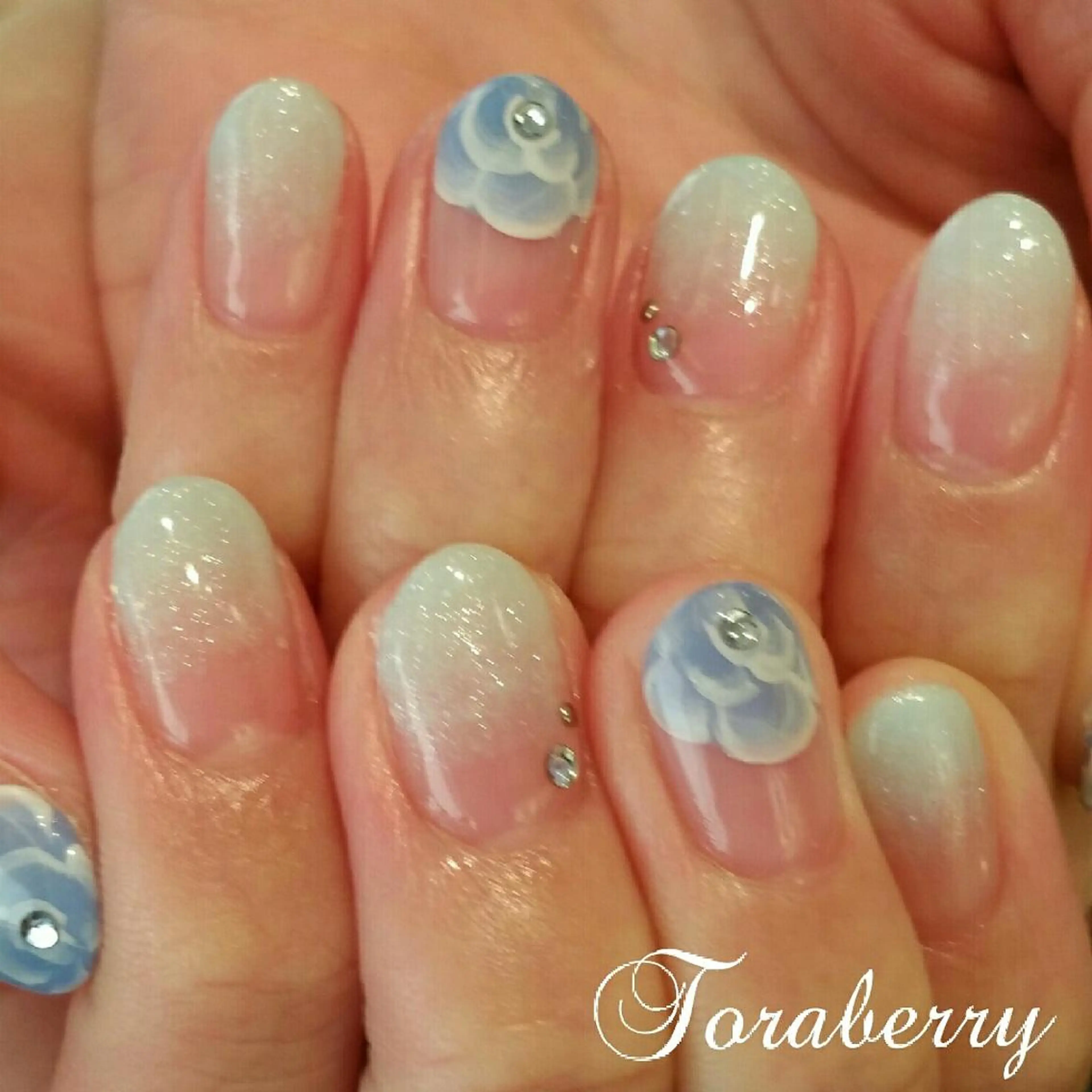 ネイル フレンチネイル ネイリスト なつみのネイルデザイン