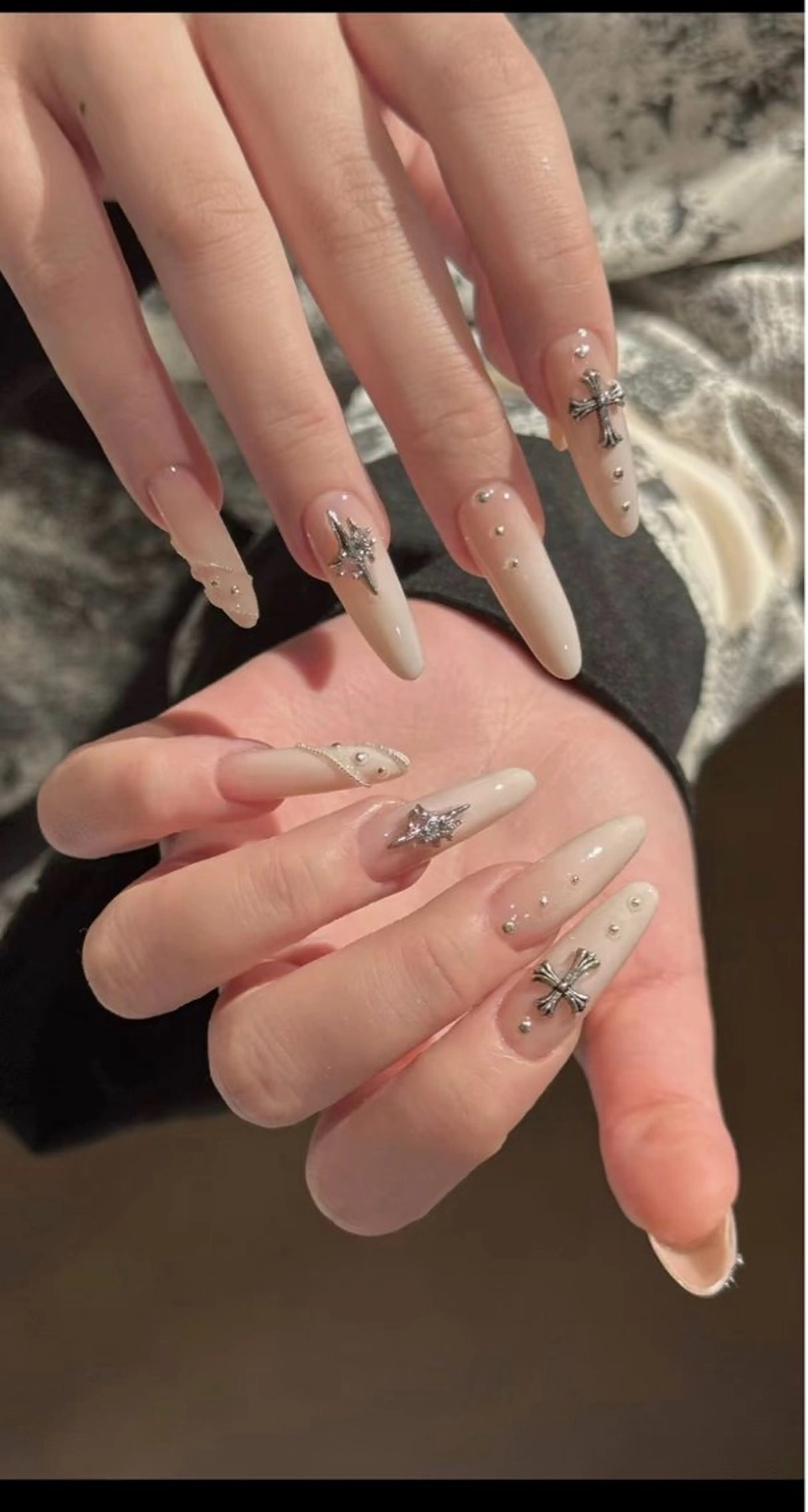 ネイル フレンチネイル キラキラネイル 韓国ネイル シンプルネイル ワンホンネイル ハンドネイル MEI Nailのネイルデザイン