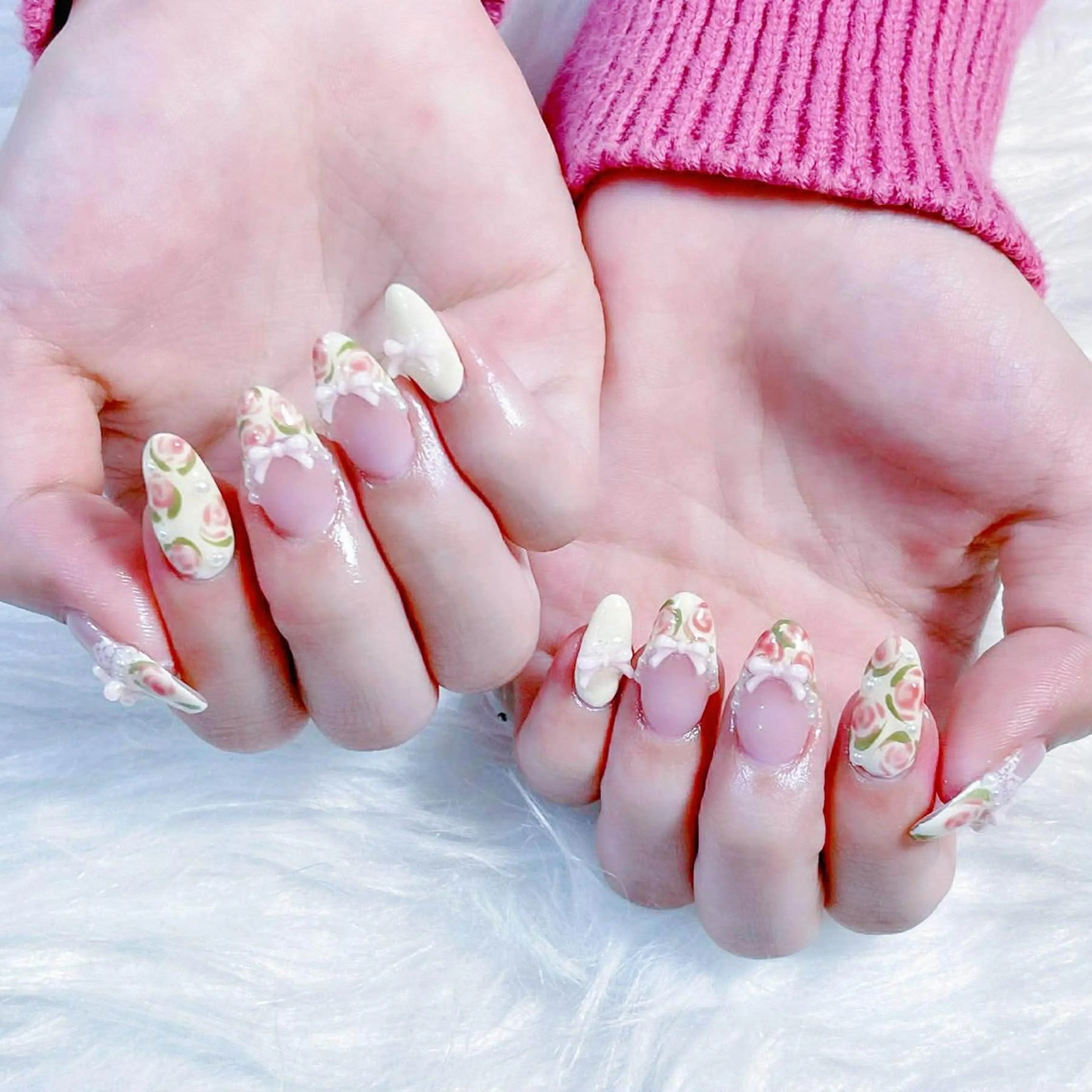 ネイル 長さ出し フレンチネイル グラデーション キラキラネイル 韓国ネイル ハンドネイル Hana Nail Salonのネイルデザイン