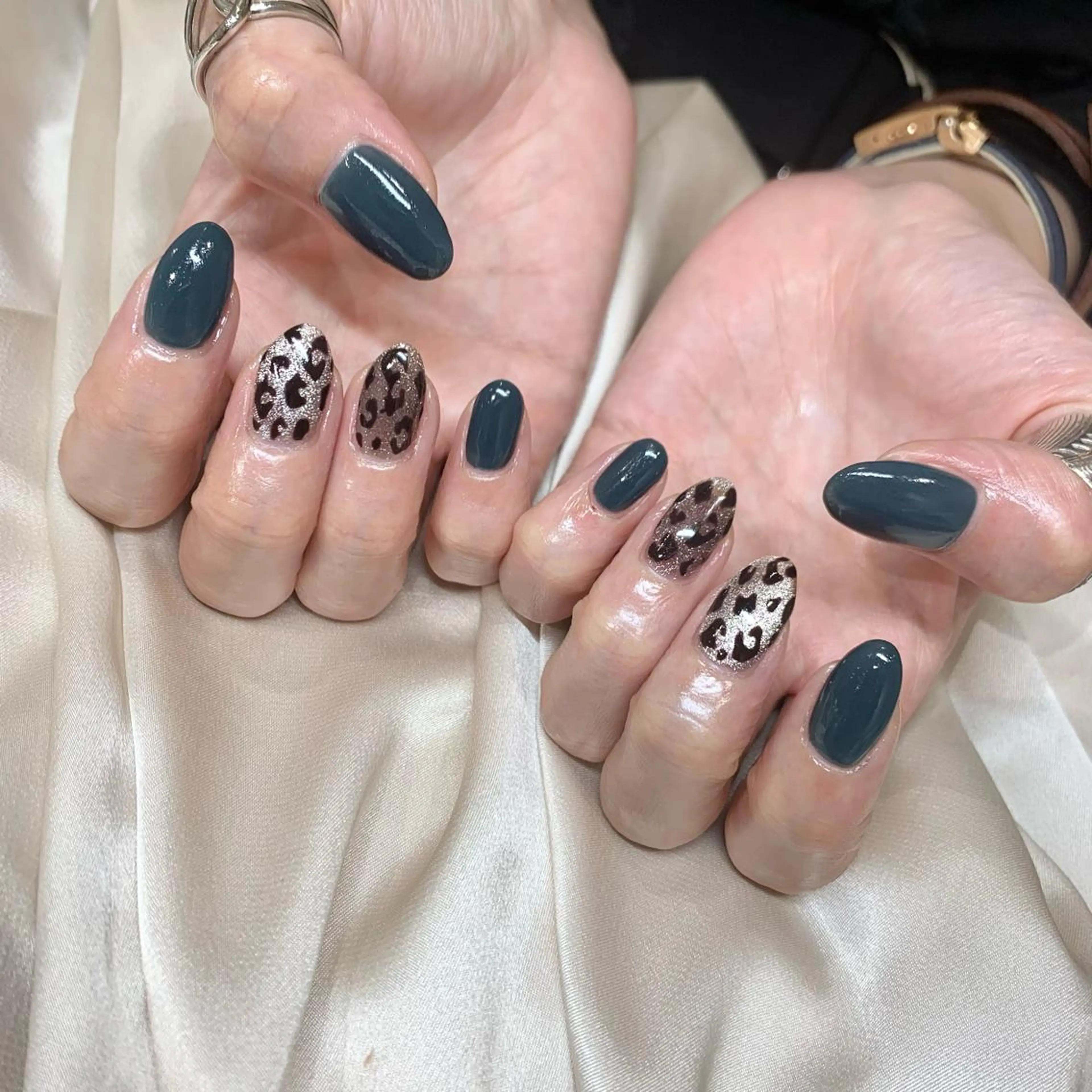 ネイル 霜山 理恵のネイルデザイン