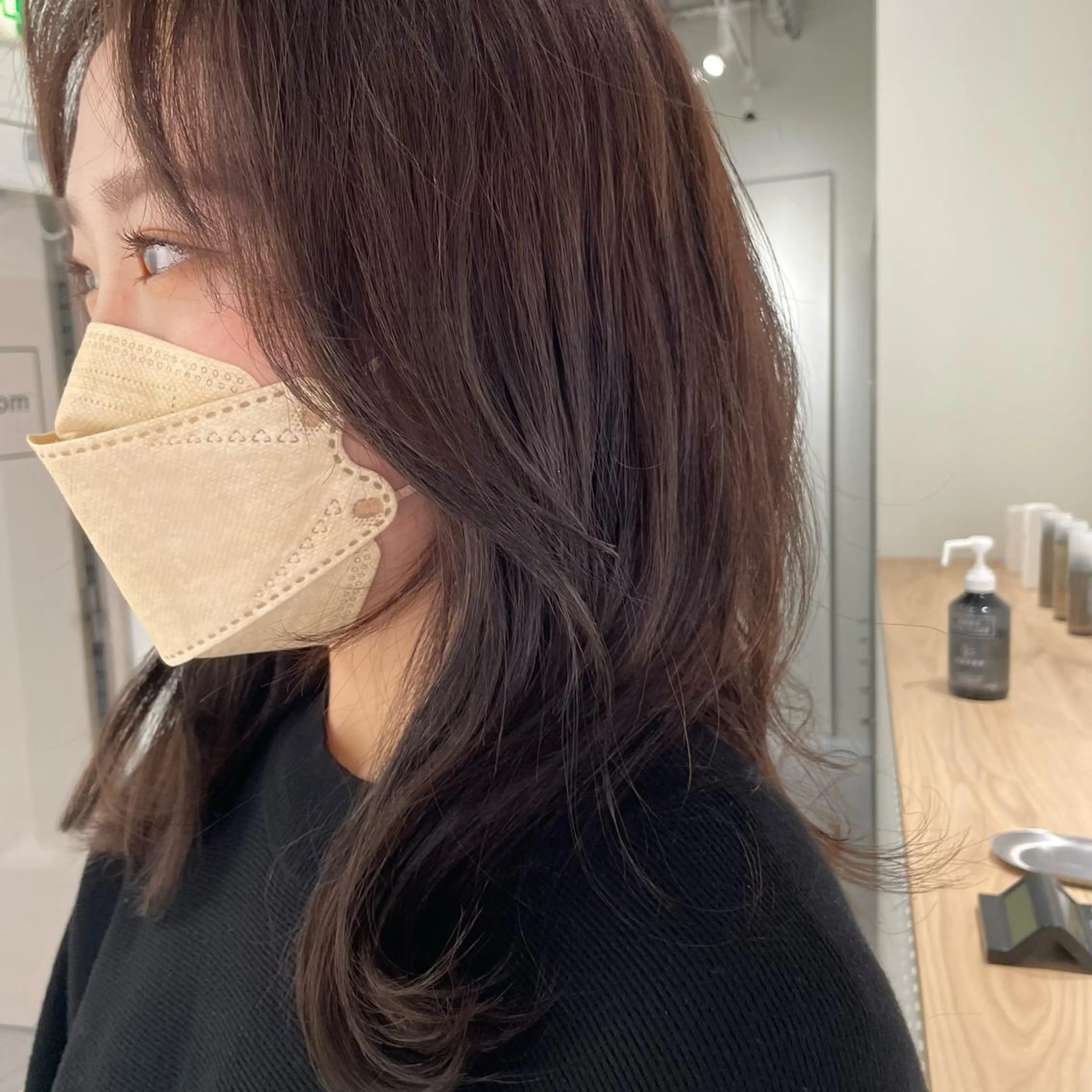 セミロング ブリーチ/ハイトーン 艶カラー/ユリナのヘアスタイル