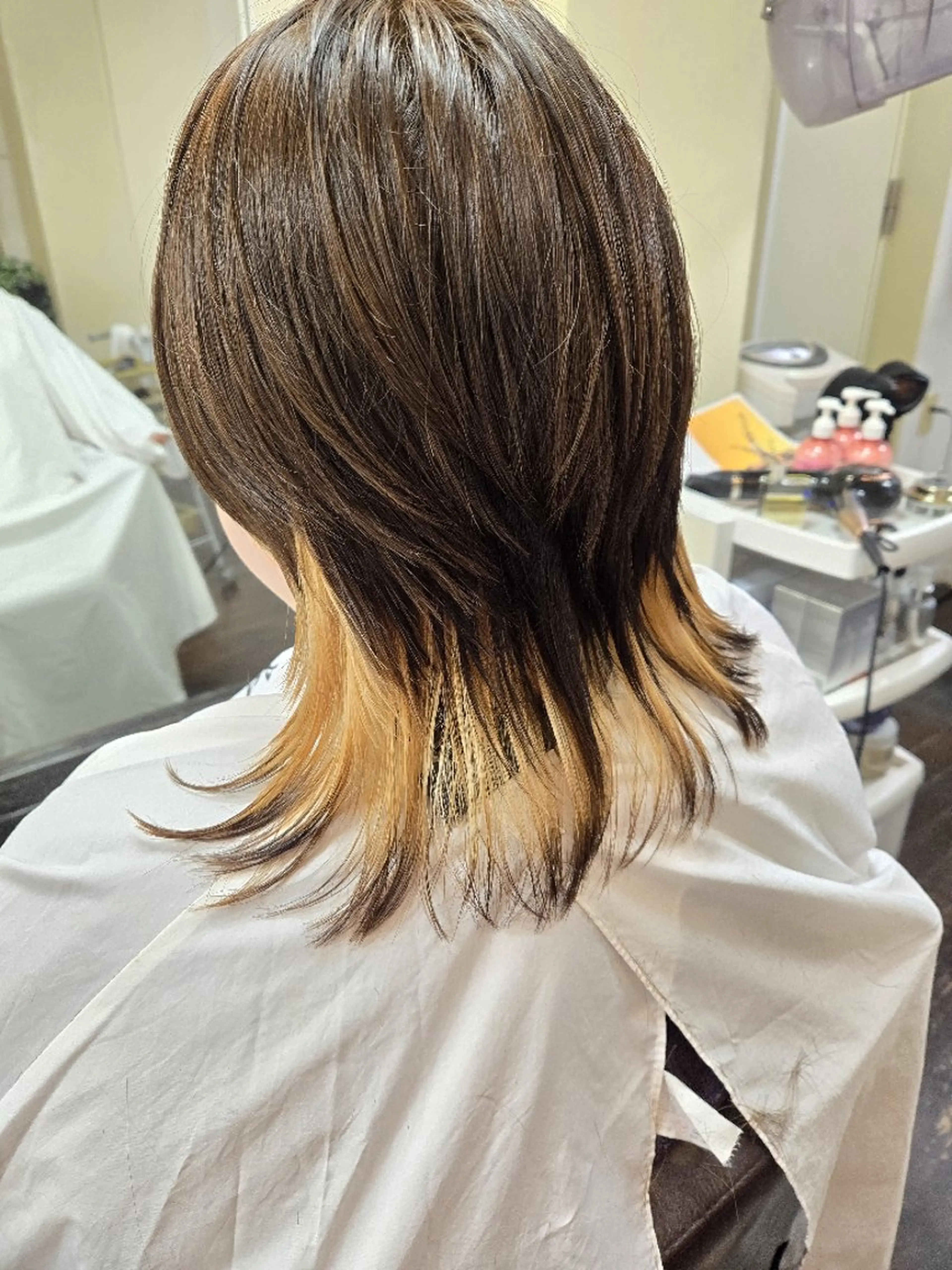 ミディアム カラー インナーカラー ウルフカット カット ヘアカラー 遠藤 史秋のヘアスタイル