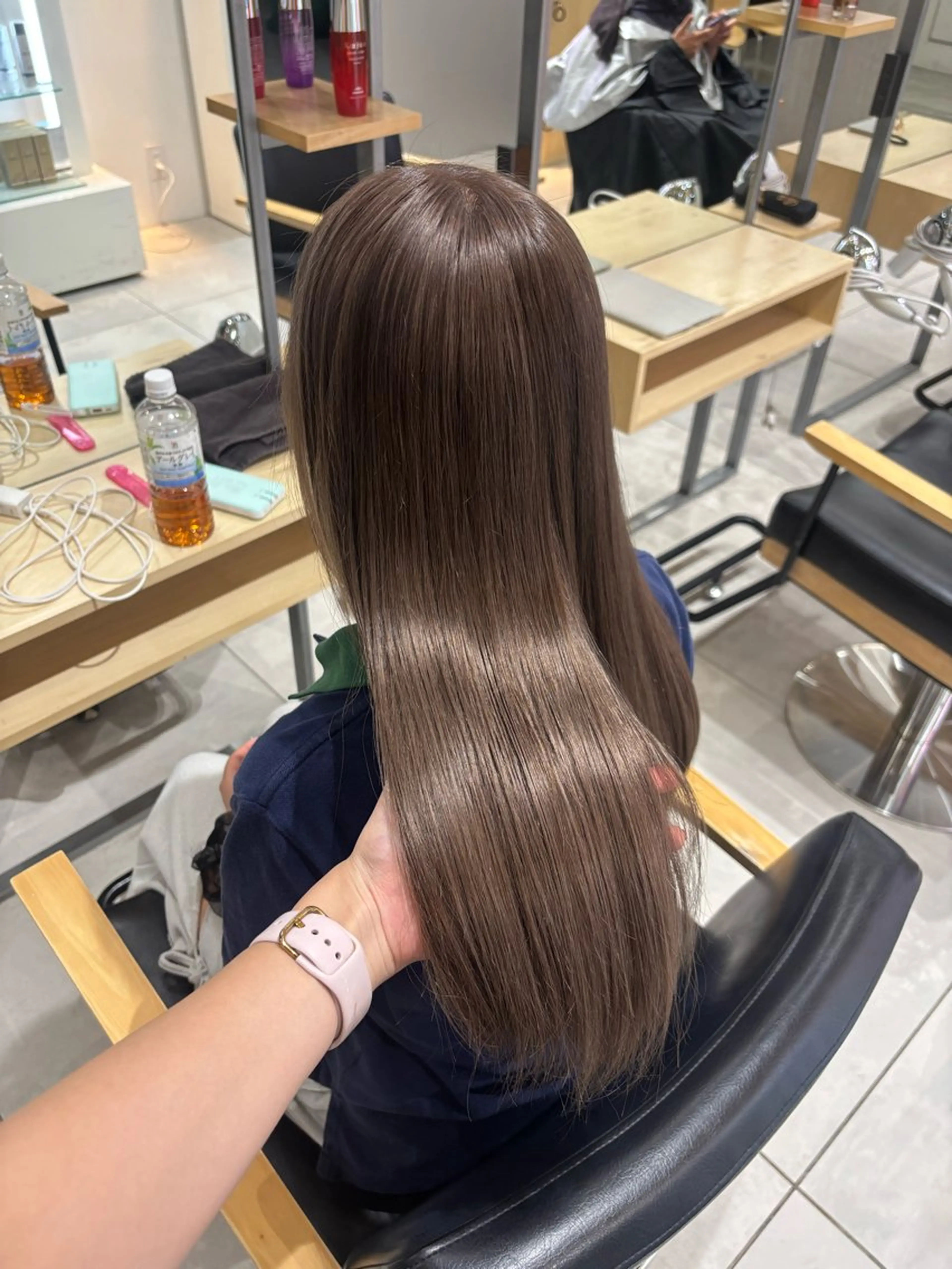 ロング カラー ヘアアレンジ ヘアカラー トリートメント ベージュ/グレージュ 🧸あやか/表参道のヘアスタイル