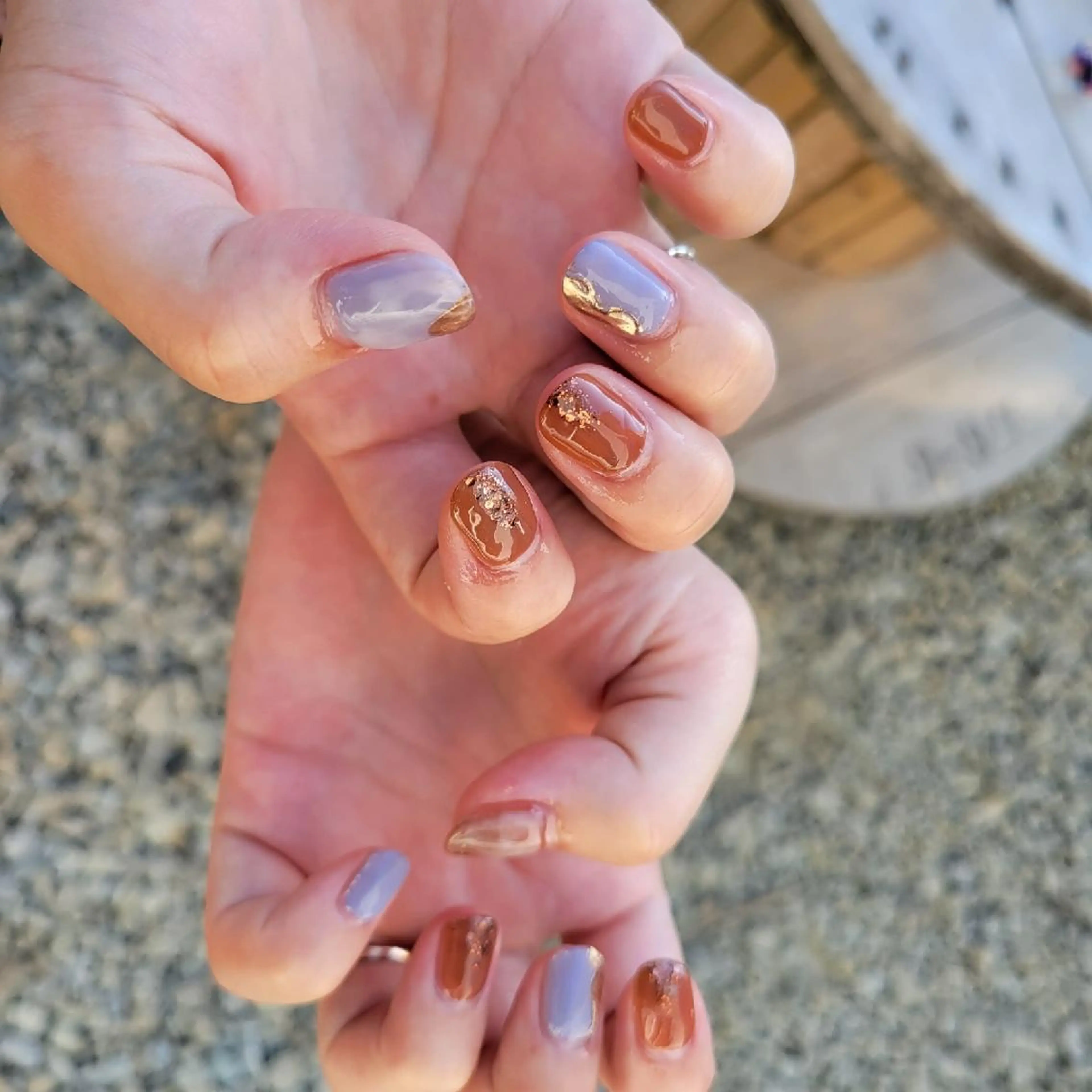 ネイル ブラウン ニュアンスネイル 櫛の屋浜口店所属・櫛の屋浜口店 sumireのネイルデザイン