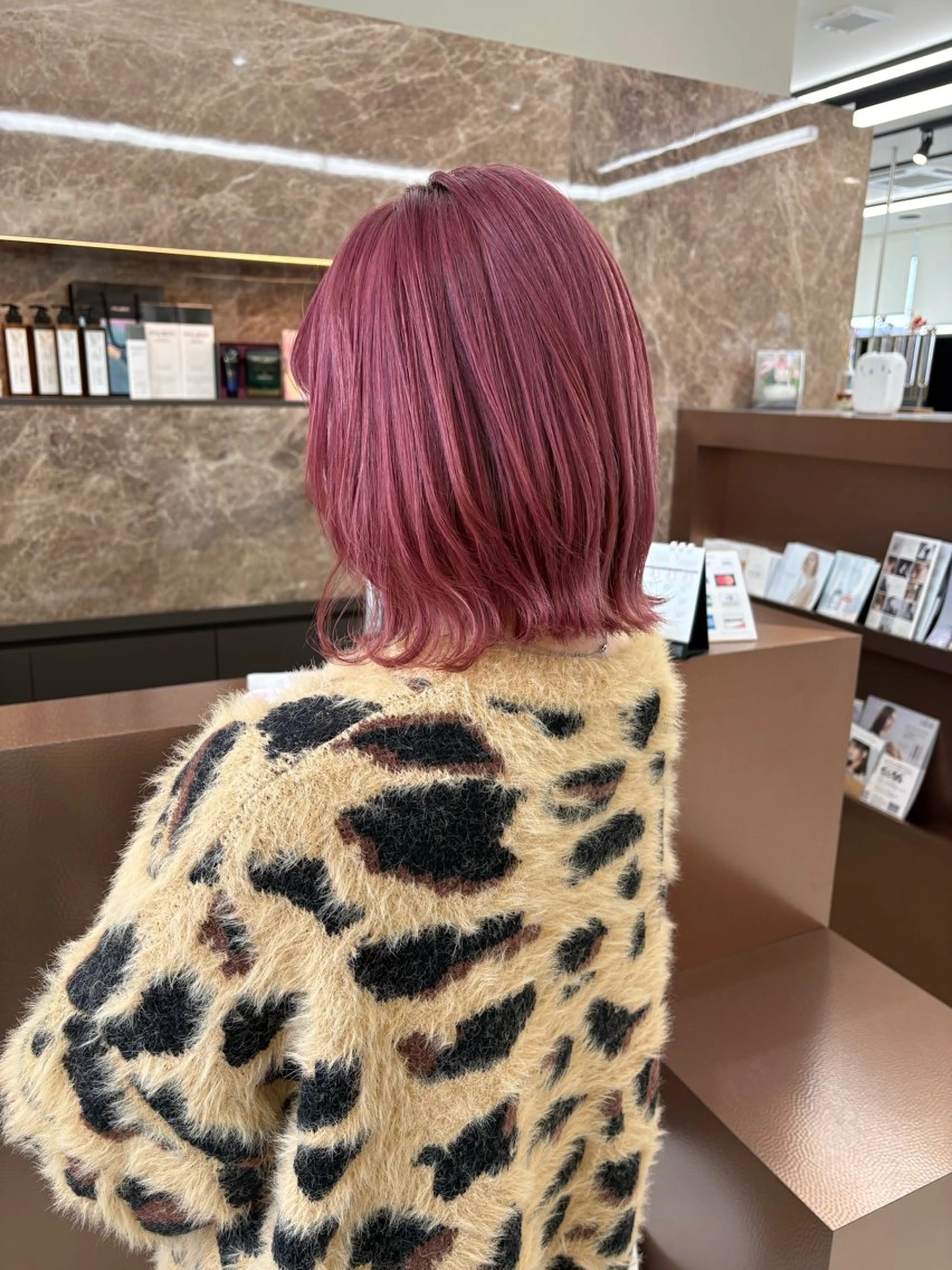 ミディアム ボブ カット ヘアカラー ハイトーン職人💗 松本輝美のヘアスタイル