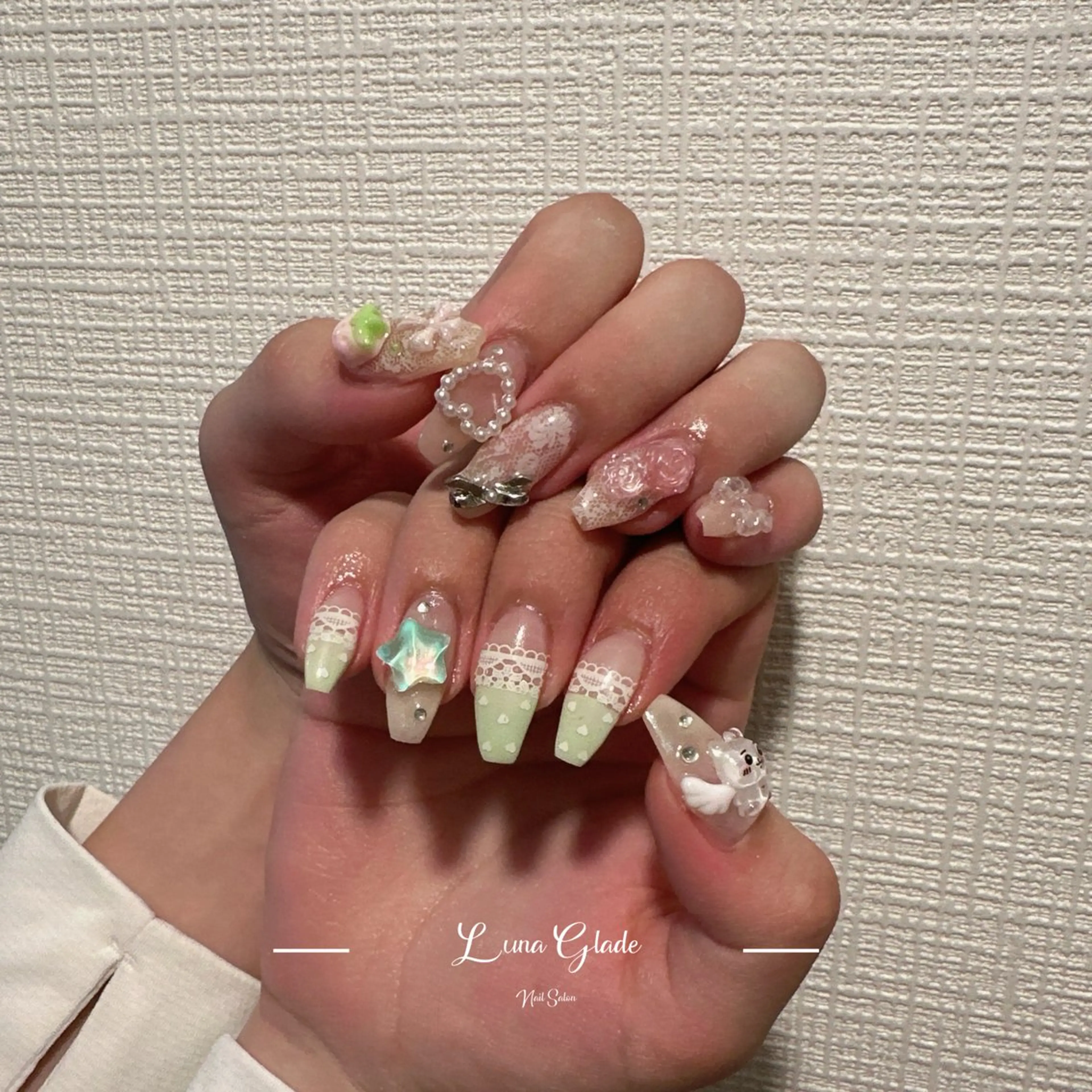 ネイル ハンドネイル Luna Gladeのネイルデザイン