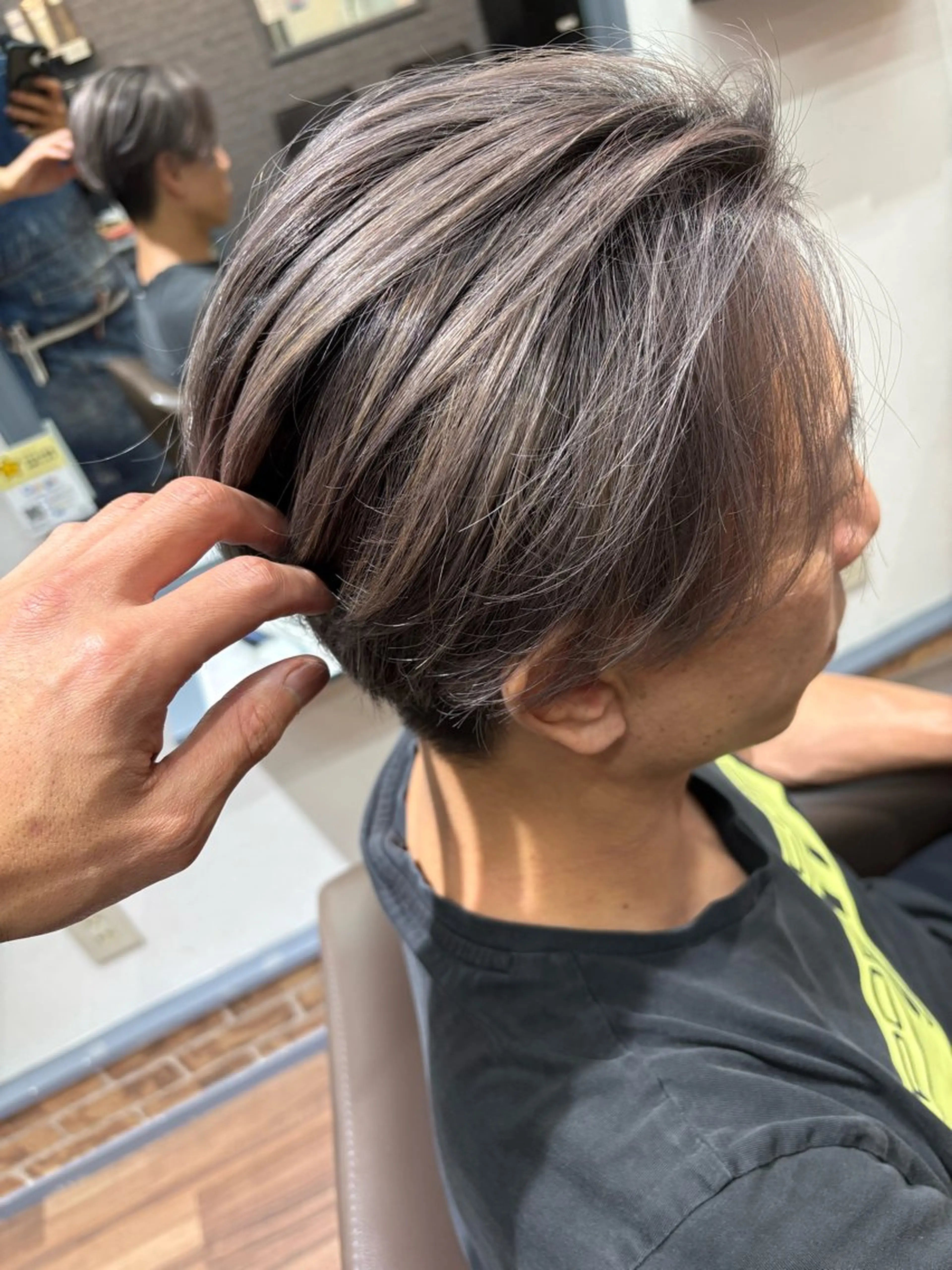 ショート カラー メンズ メンズバレイヤージュ バレイヤージュ レイヤーカット 三輪 太一のヘアスタイル