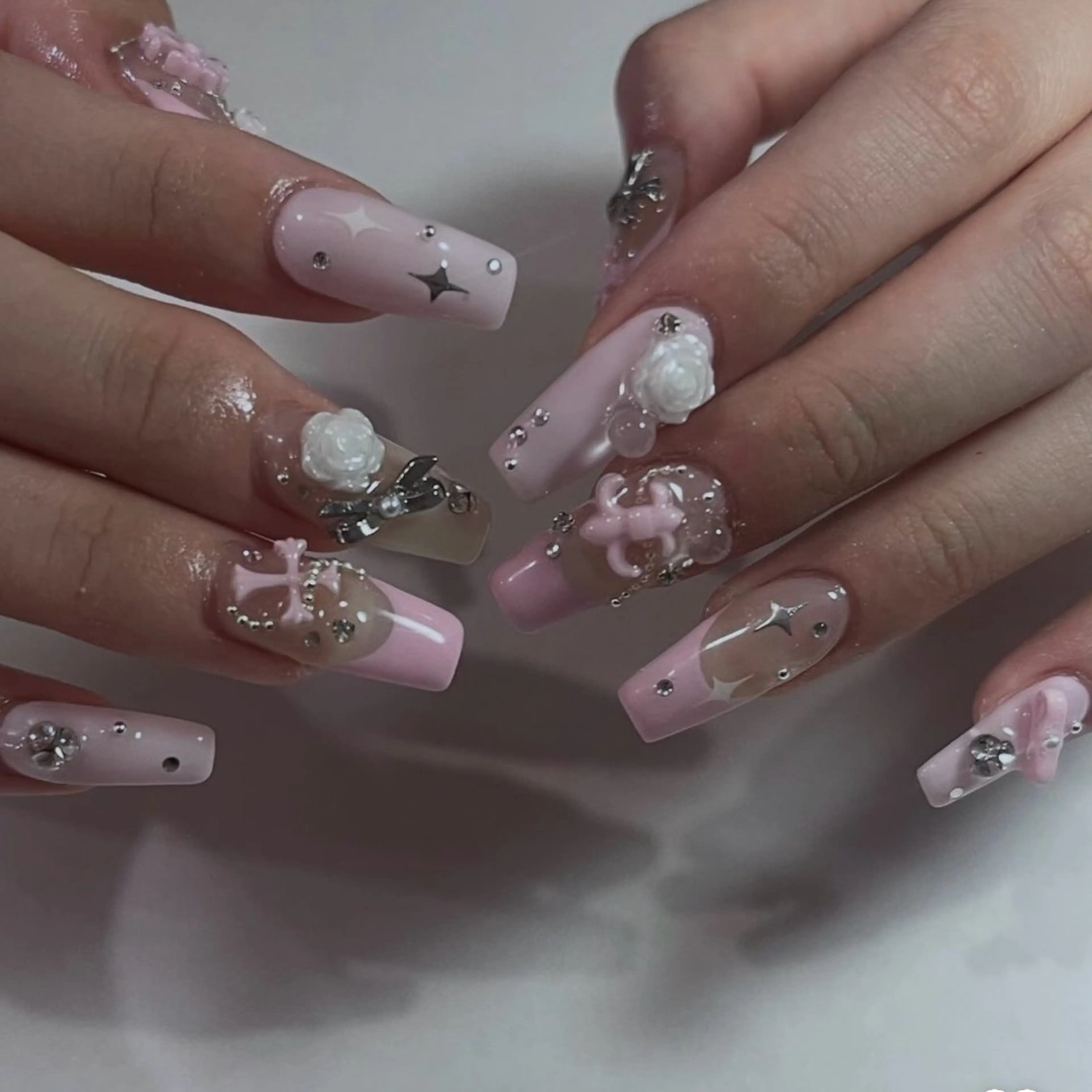 ネイル Manamǐ 個性派のネイルデザイン