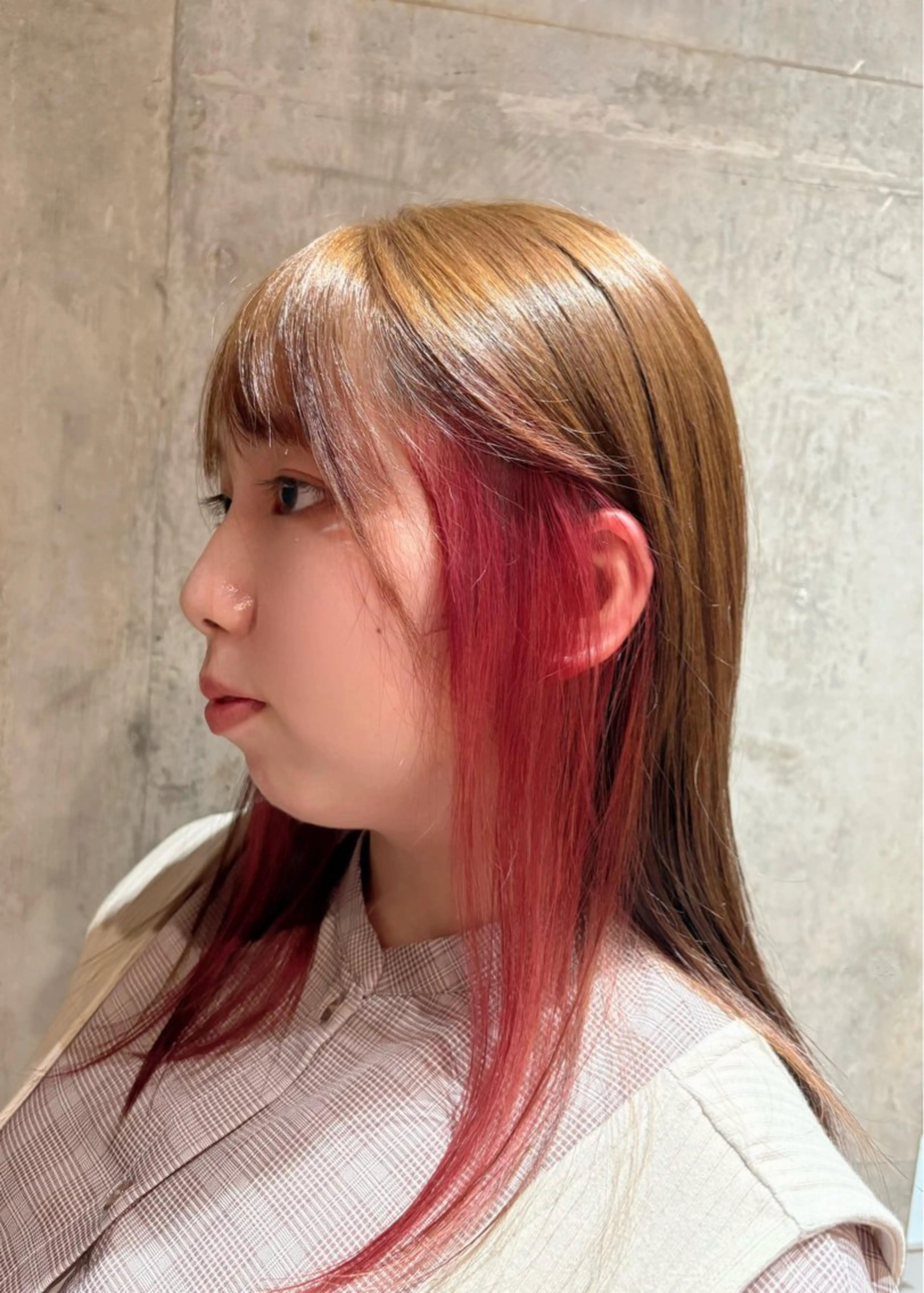 セミロング カラー ブリーチ ダブルカラー イヤリングカラー インナーカラー レッドカラー ヘアカラー 🌊インナーカラー 🐬櫻井海星のヘアスタイル