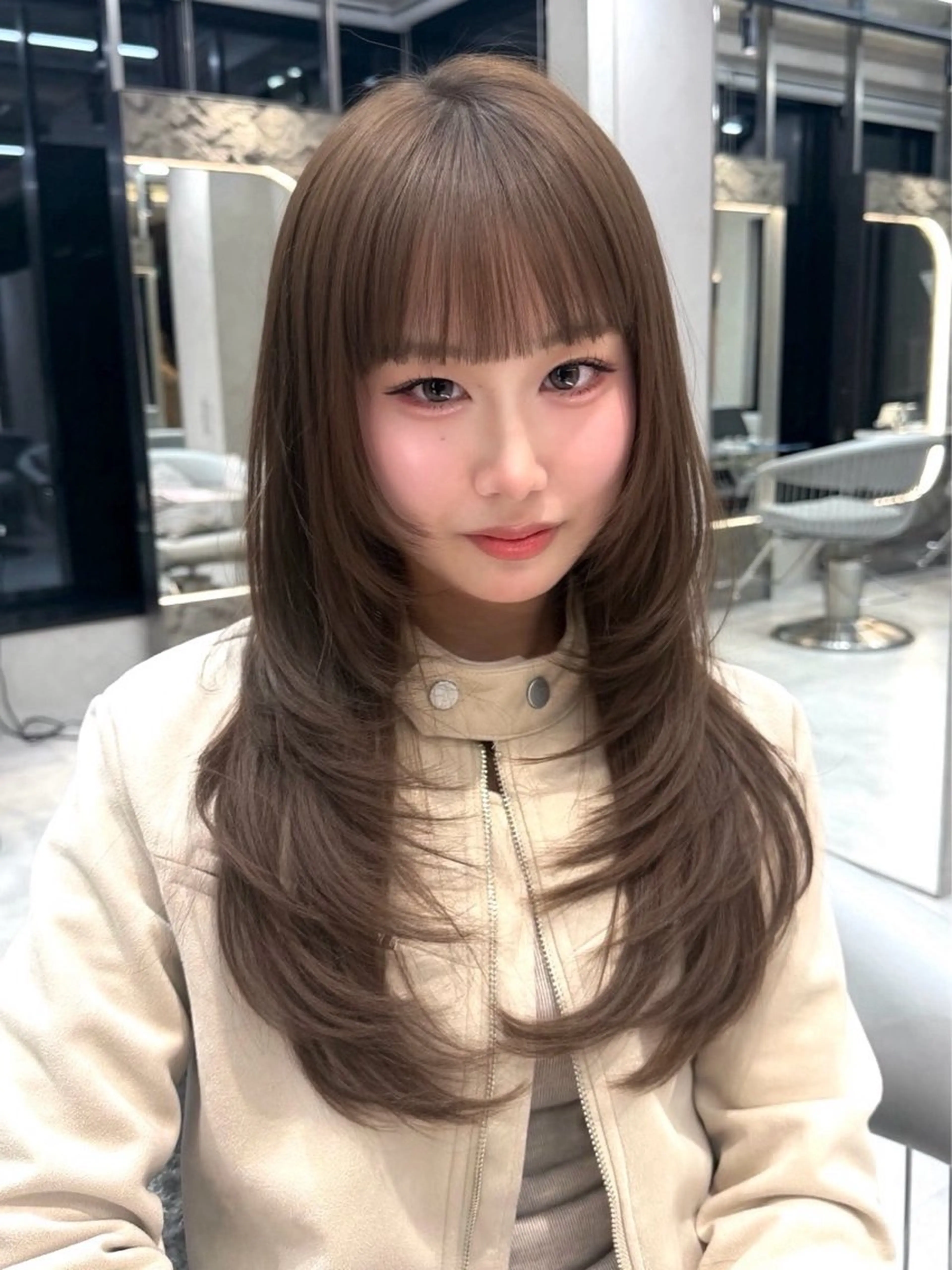 ロング 顔まわりレイヤー 顔周りカット ハイレイヤー レイヤーカット ローレイヤー カット ヘアカラー MOMOHA/ 🍑レイヤーカットのヘアスタイル