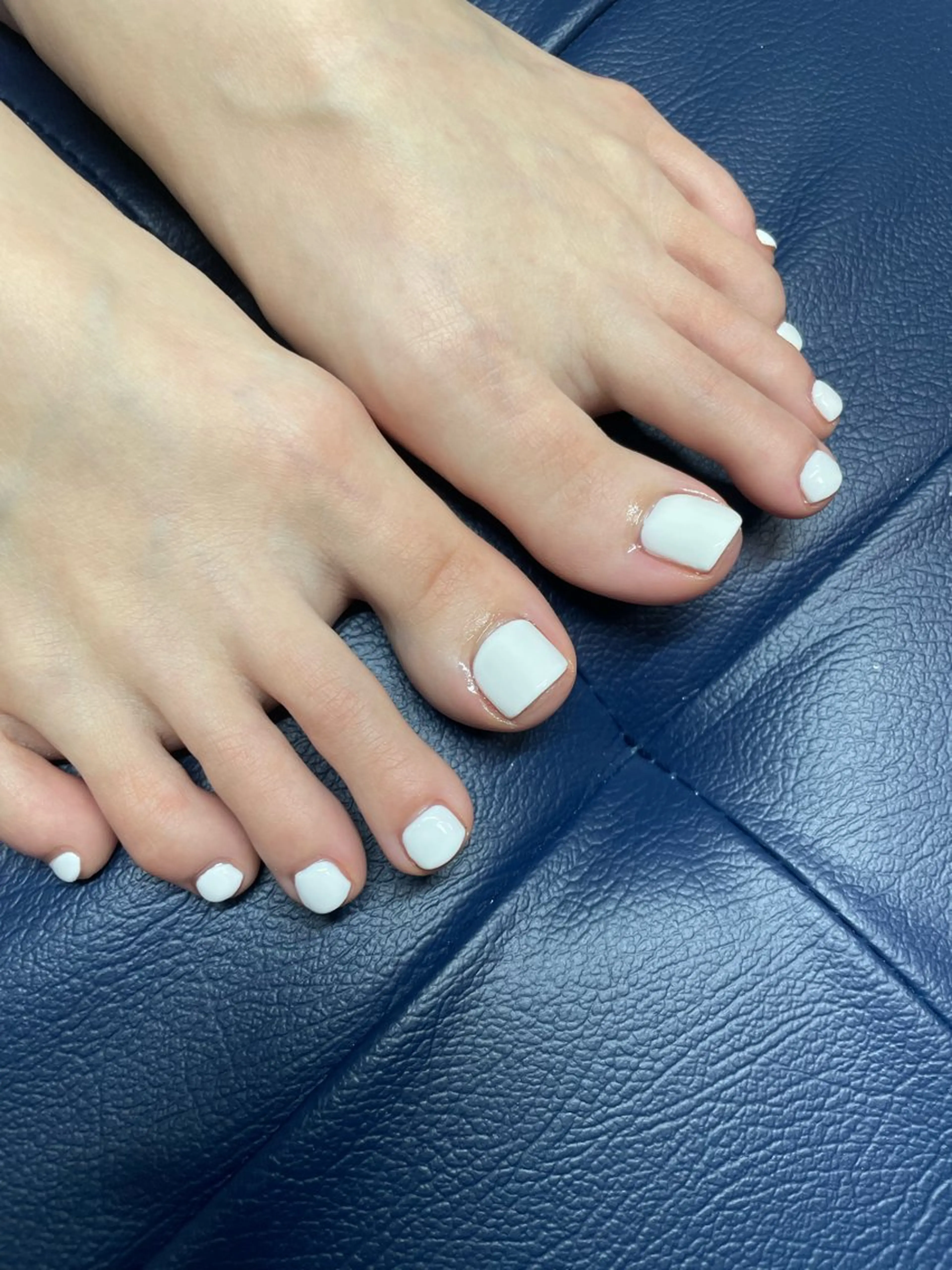 ネイル ホワイト フットネイル posa nail モエミのネイルデザイン