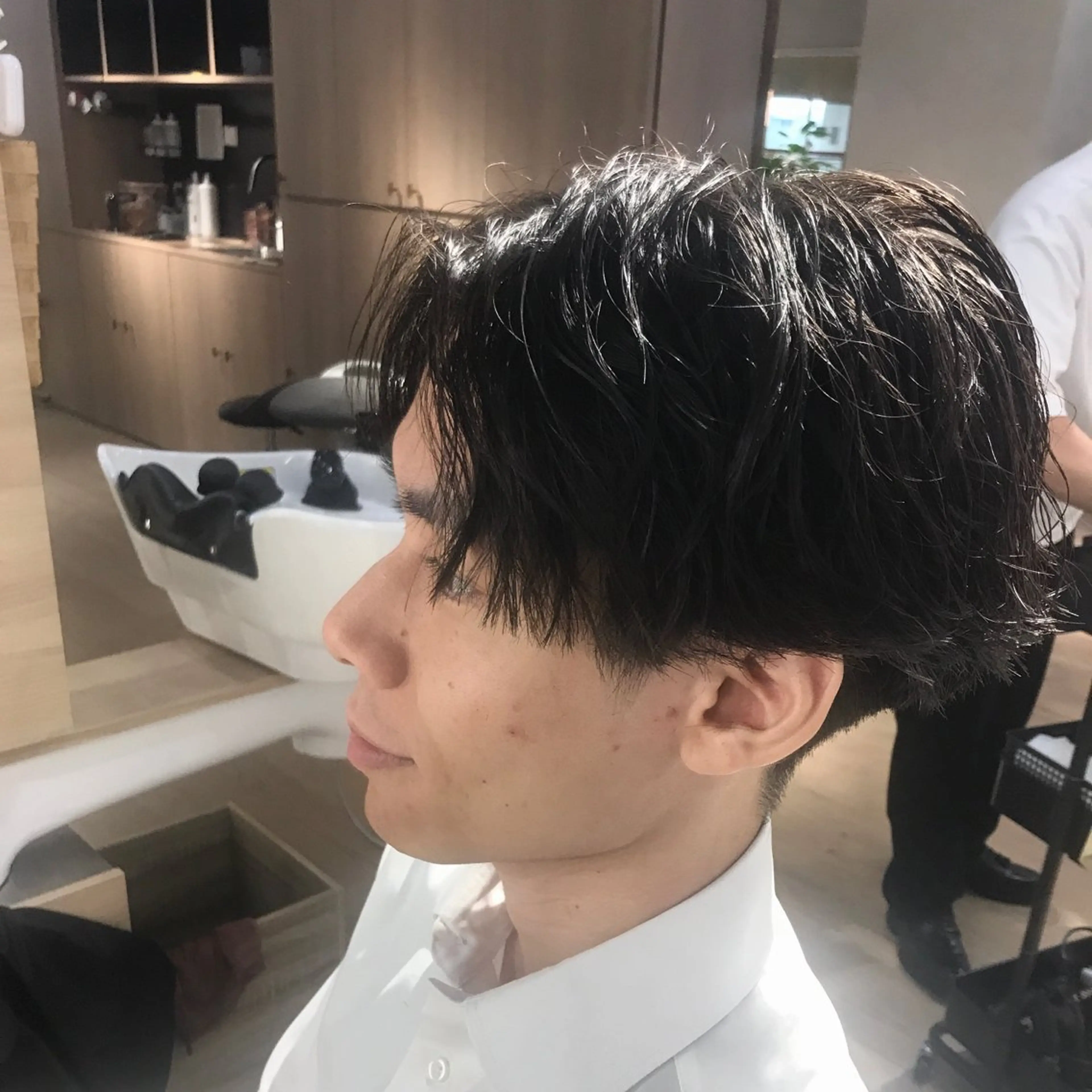 ミディアム パーマ メンズ ミディアムパーマ メンズパーマ ツーブロック 刈り上げ 17日空き有り natsumiのヘアスタイル