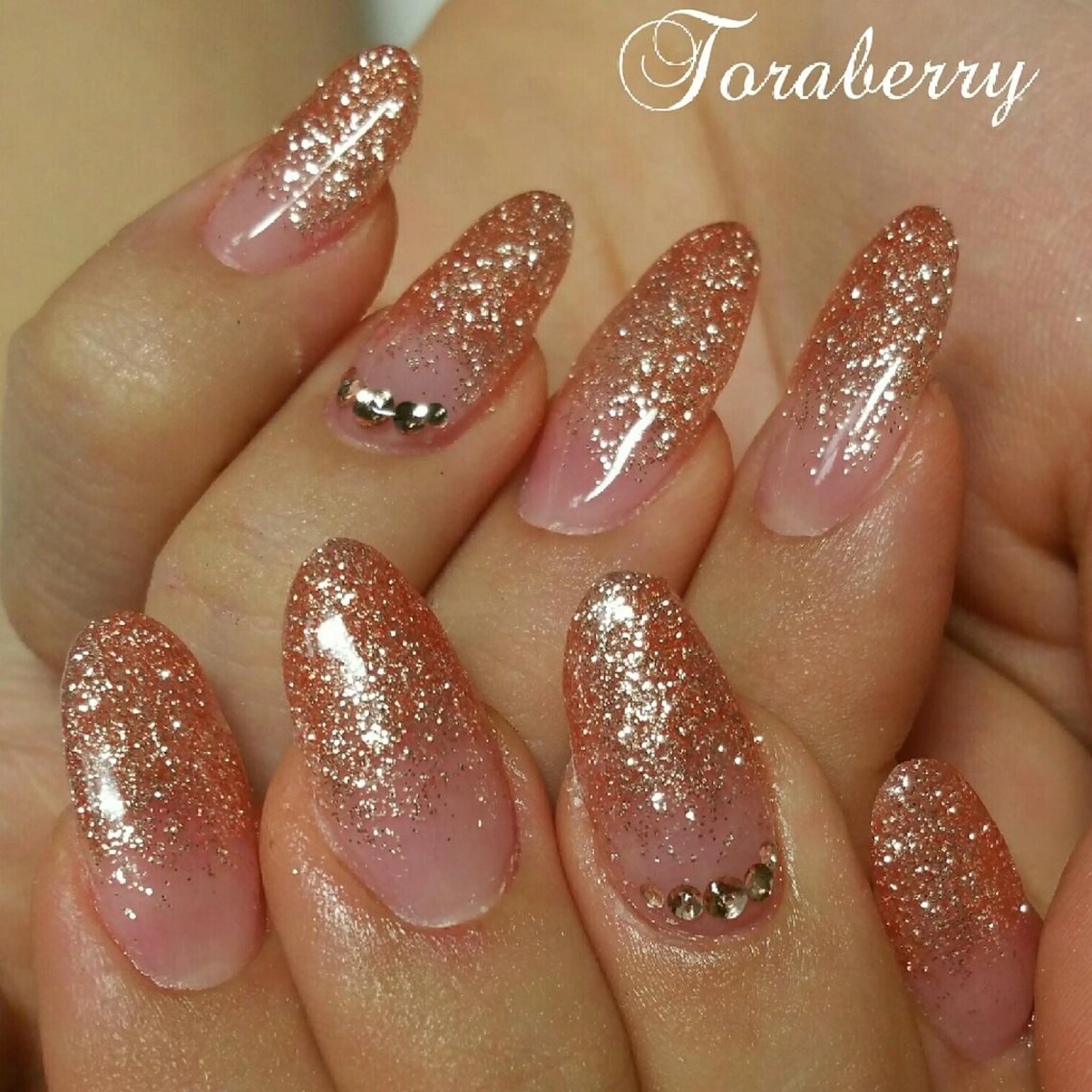 ネイル グラデーション ラメ(グリッター) ラメグラデーション ハンドネイル ネイリスト なつみのネイルデザイン