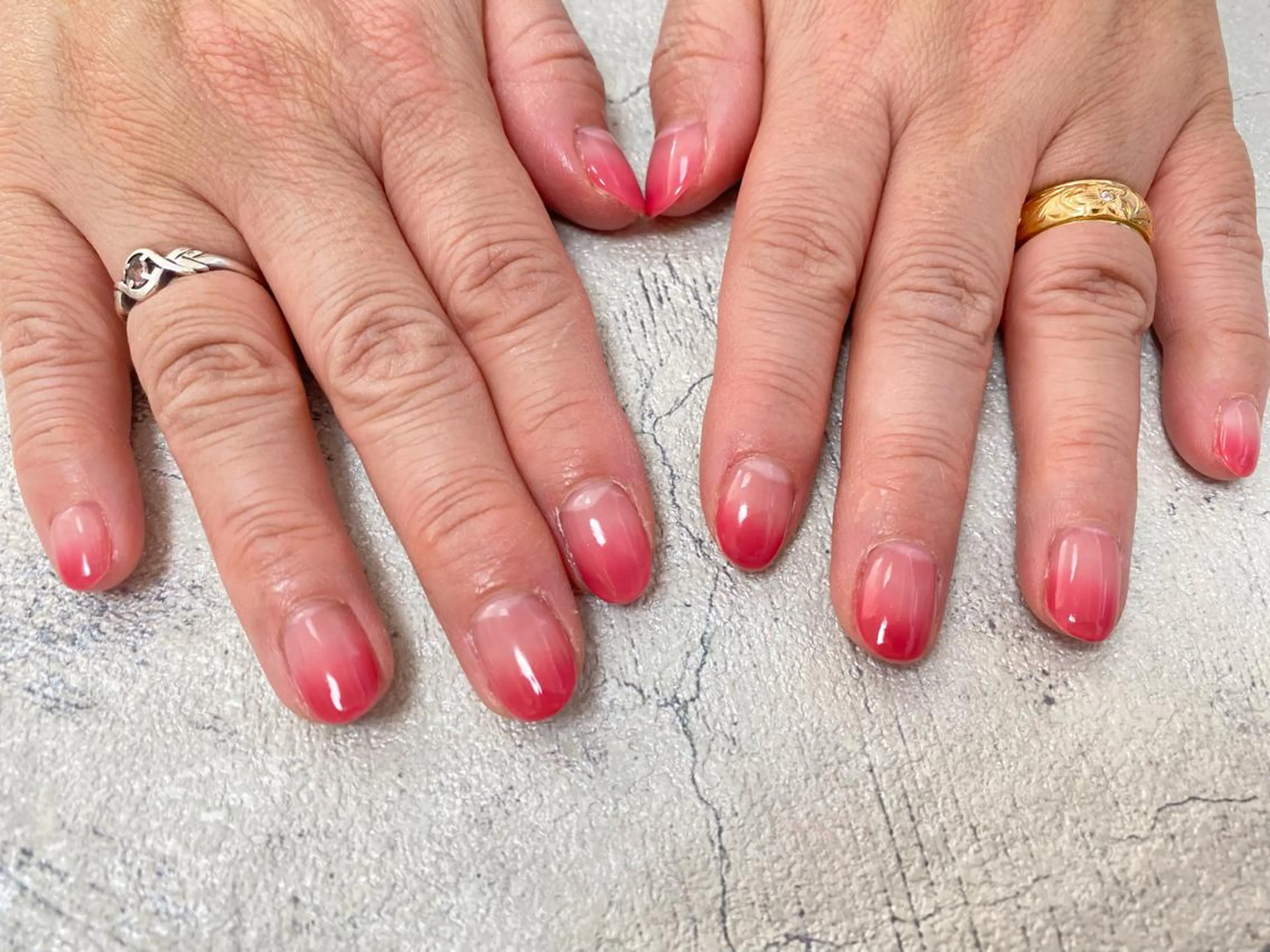 ネイル グラデーション ピンク mogunail &blowのネイルデザイン