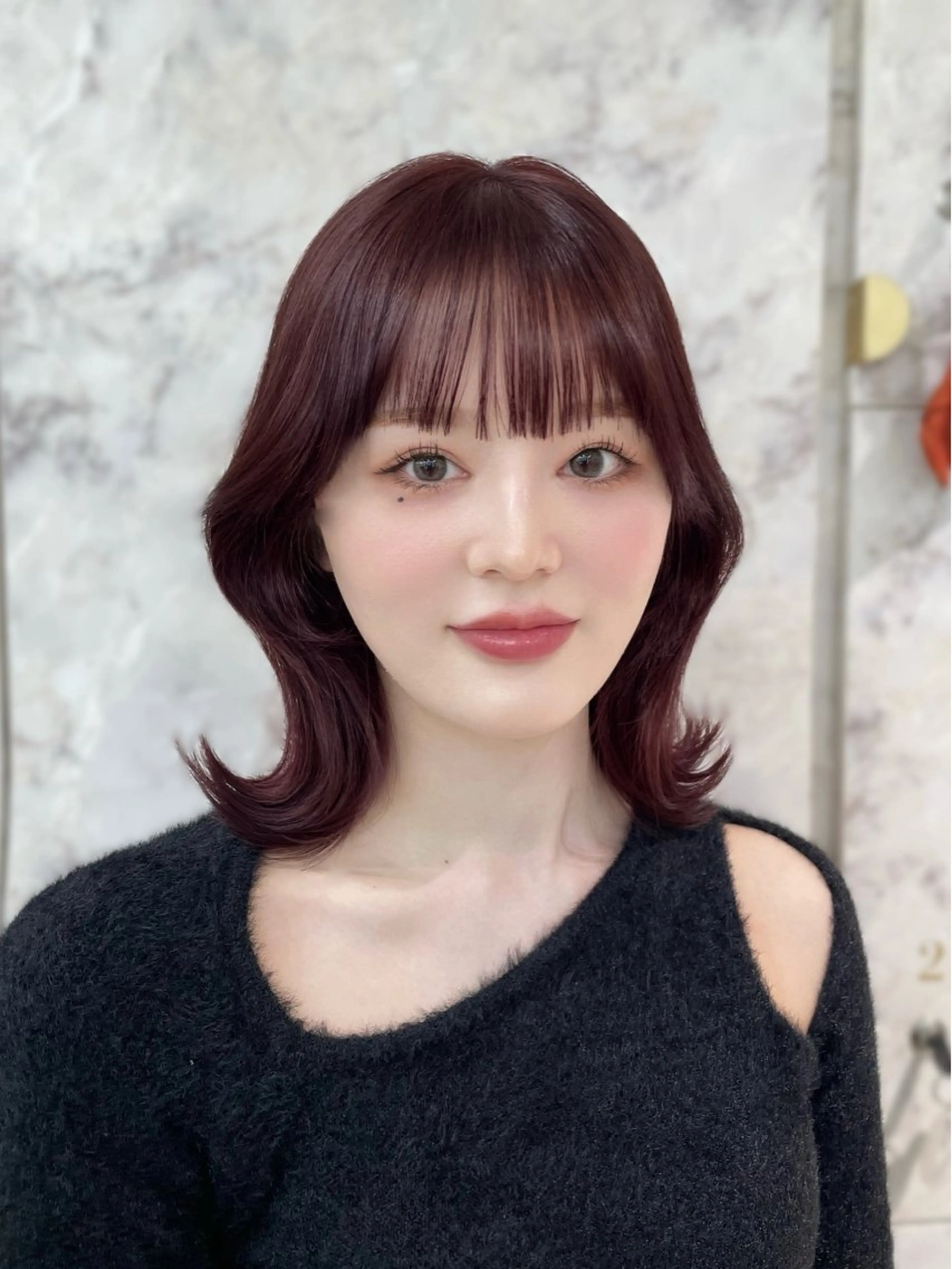 ミディアム くびれヘア カット ヘアカラー トリートメント 𝓝𝓪𝓷𝓪 くびれ/韓国風/新宿のヘアスタイル