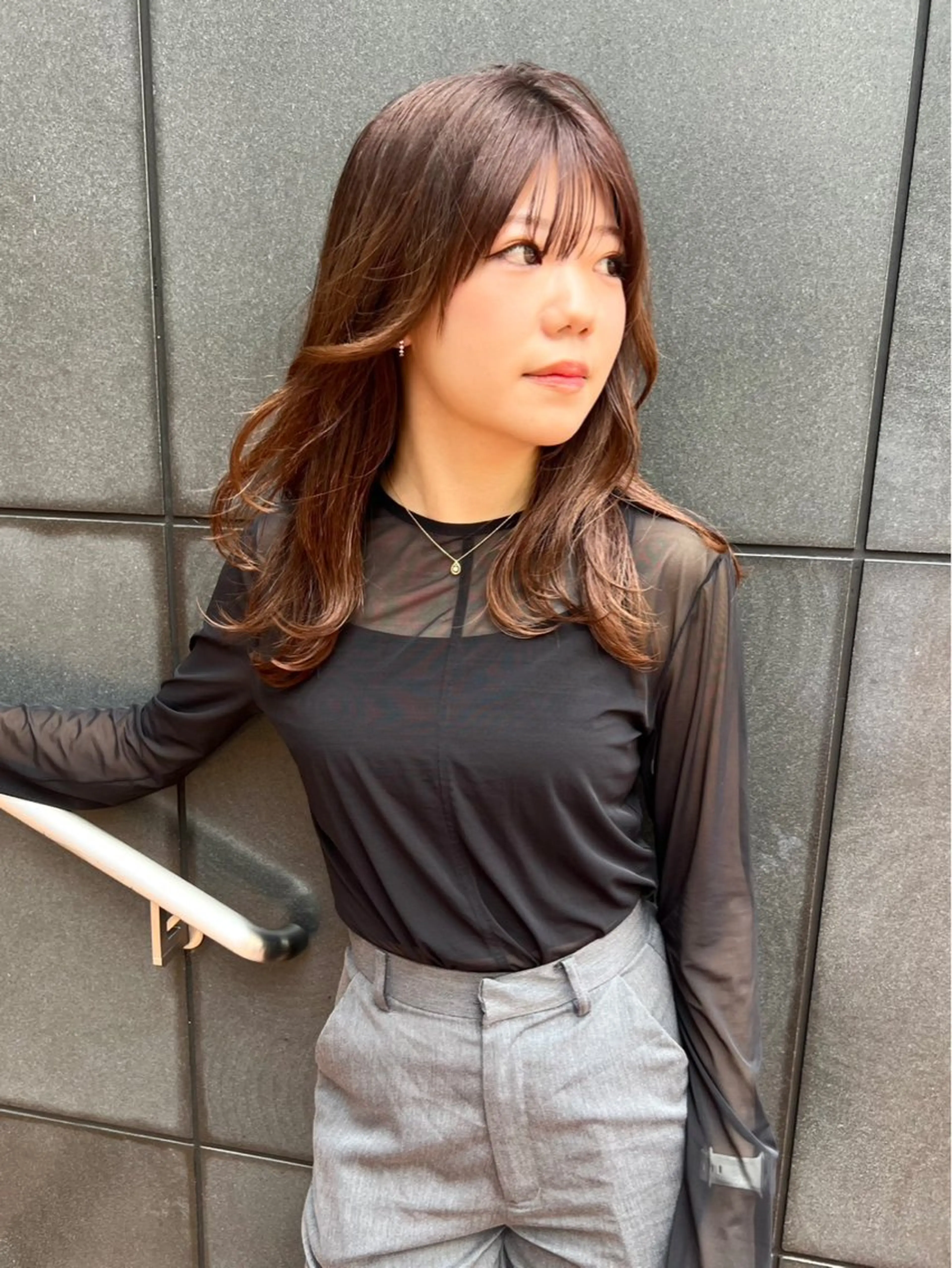 セミロング カット 田中 優菜のヘアスタイル