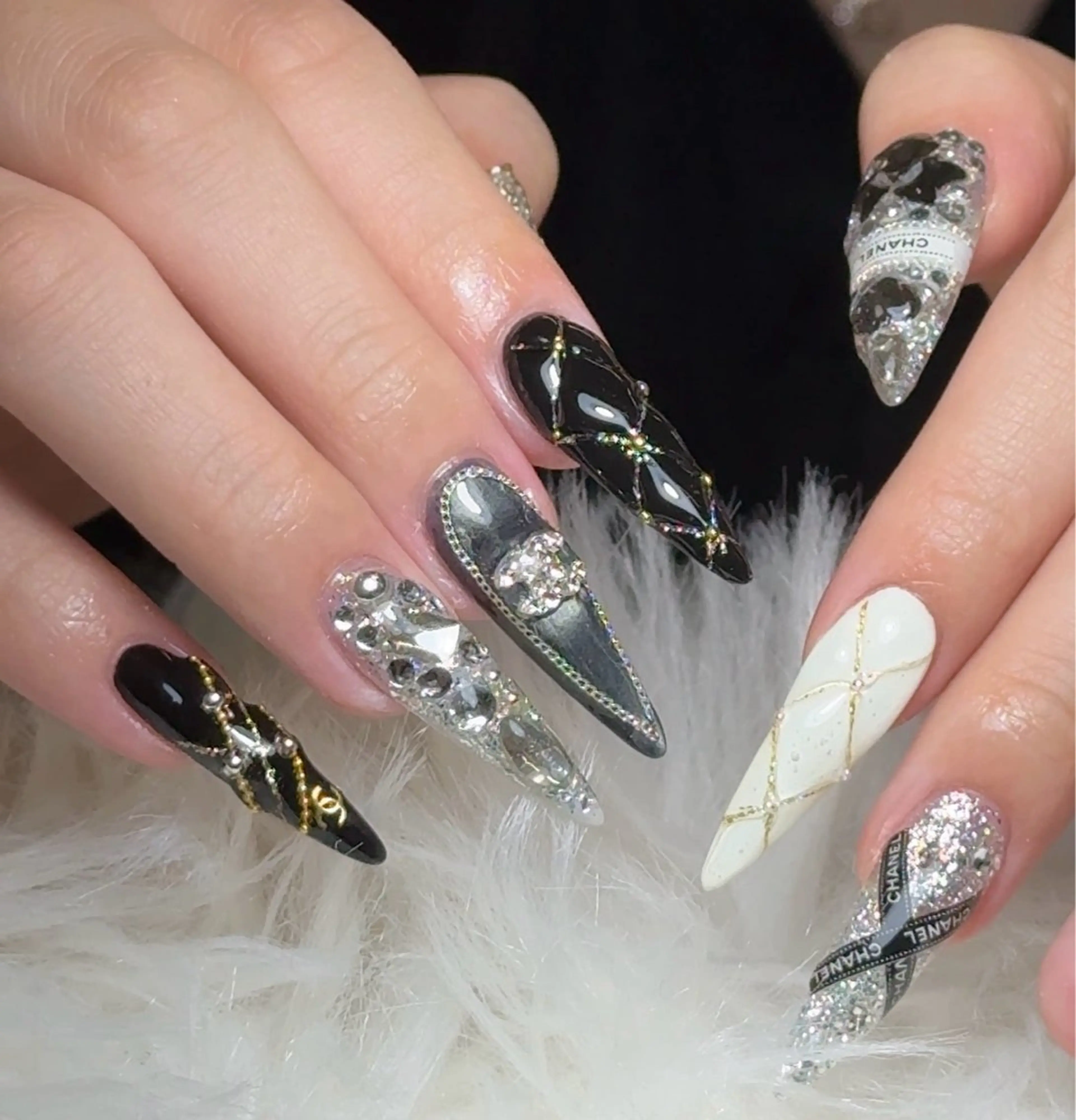 ネイル ワンホンネイル ハンドネイル Mio Nailのネイルデザイン