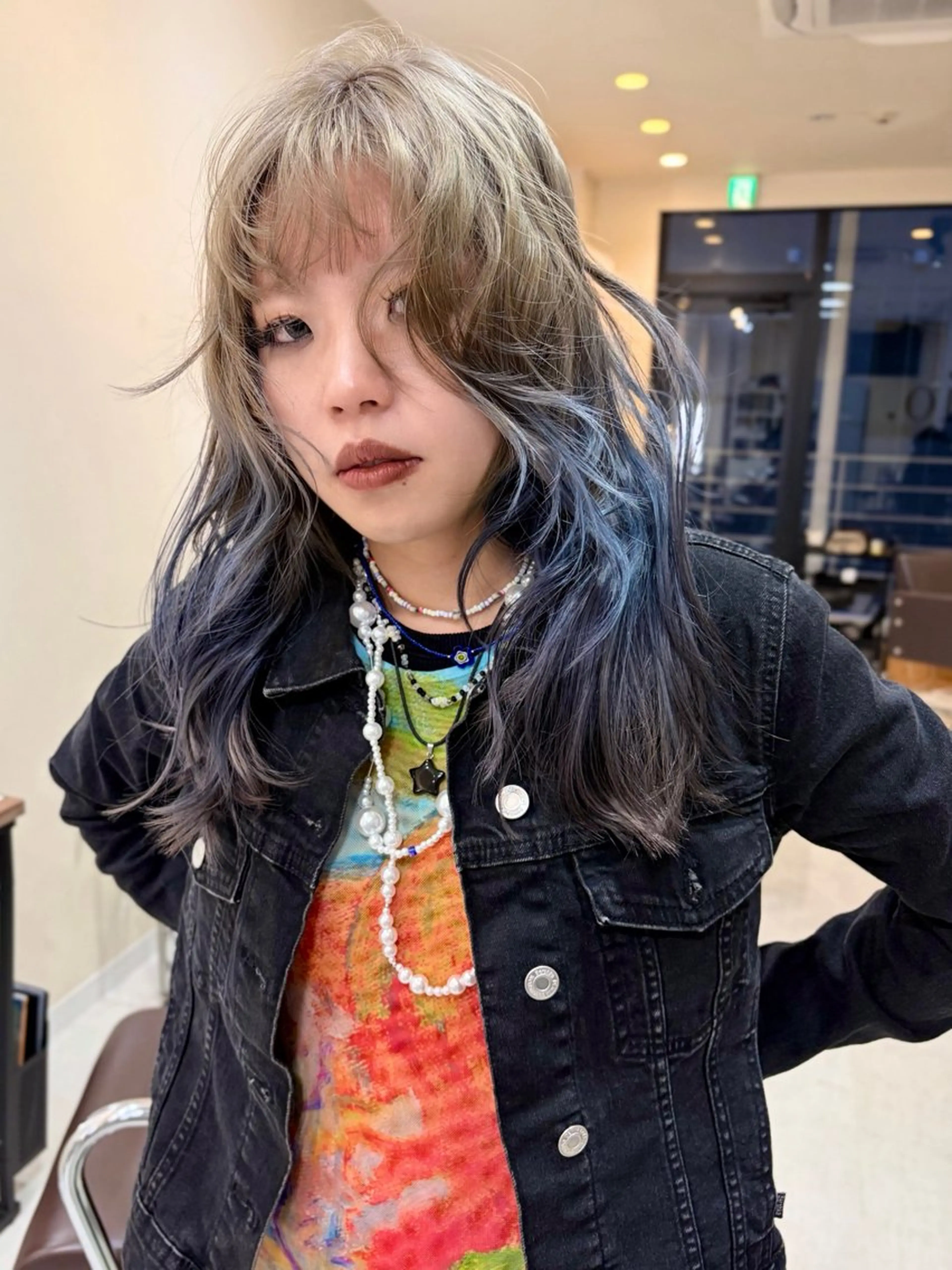 セミロング カラー ヘアアレンジ デザインカラー 青髪特化🩵 ダブルカラーのヘアスタイル