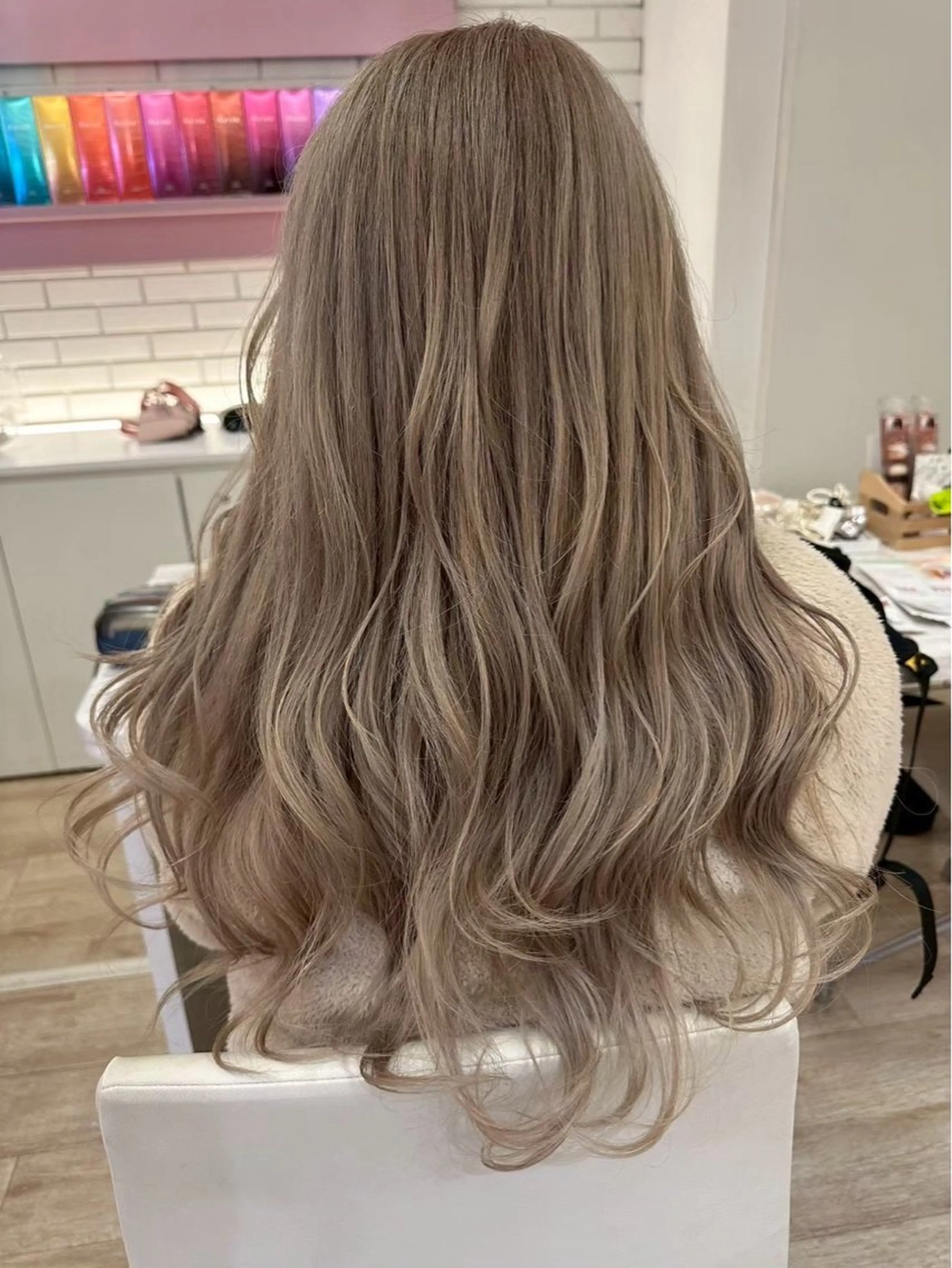 ロング ロング カット ヘアカラー 愛羅 /ブリーチワンカラーのヘアスタイル