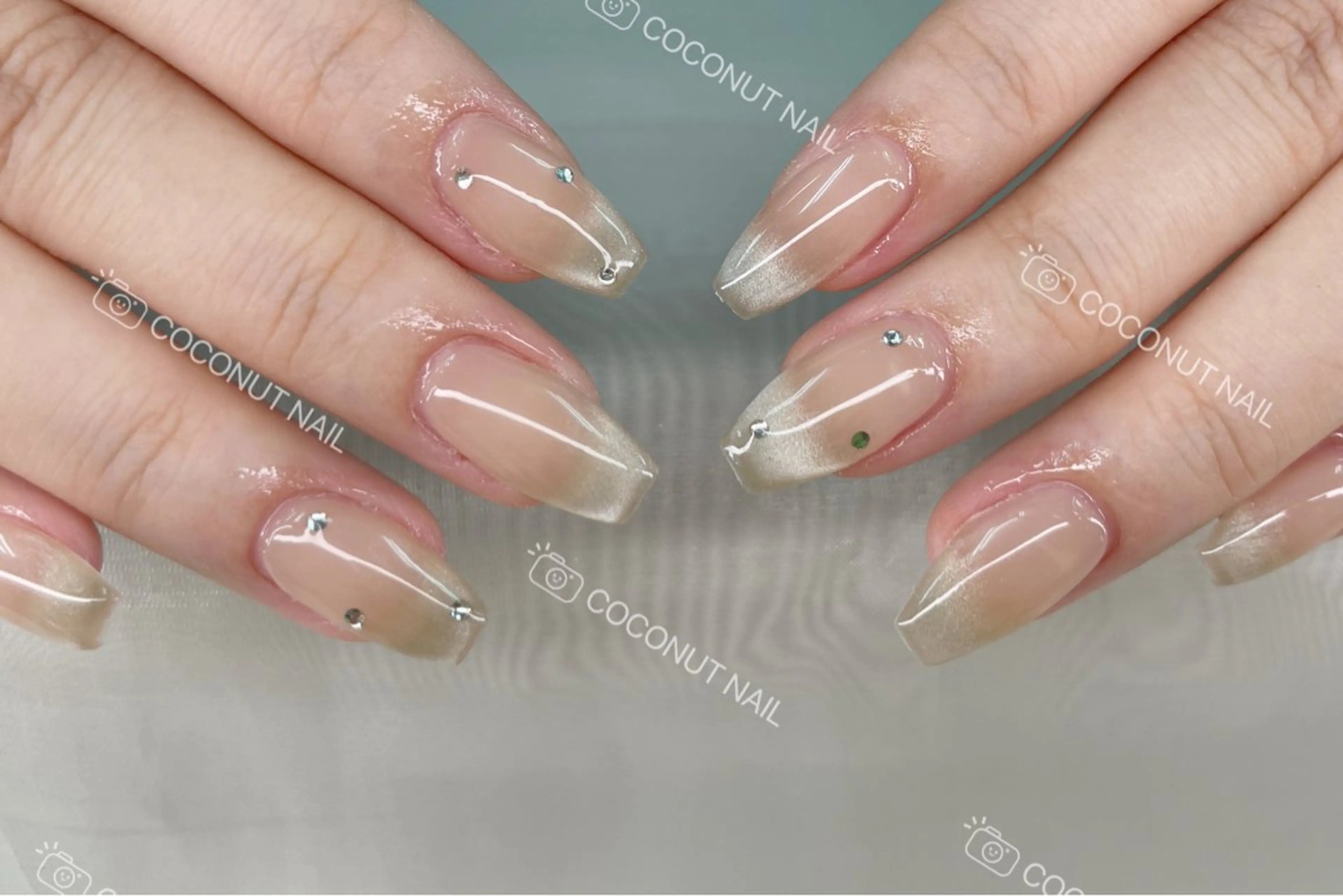 ネイル べっ甲ネイル フレンチネイル キラキラネイル マグネットネイル 大理石ネイル(マーブル) ハンドネイル 神田 ココナッツのネイルデザイン
