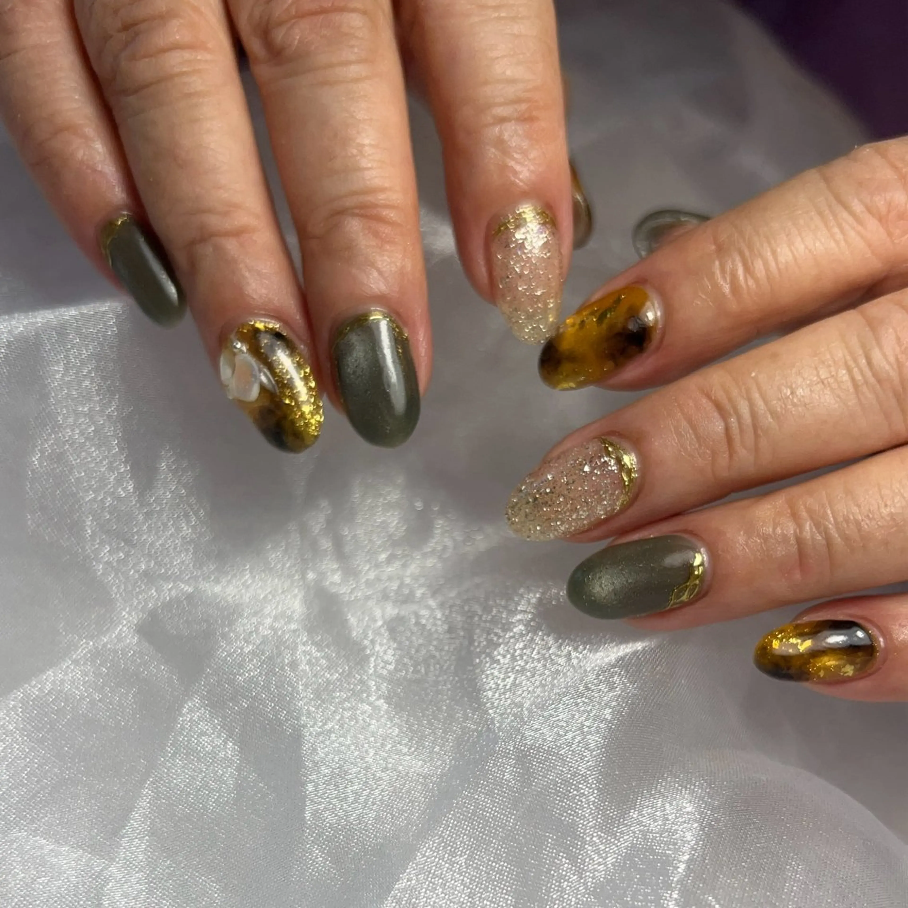 ネイル べっ甲ネイル ハンドネイル LooP - RECO-のネイルデザイン