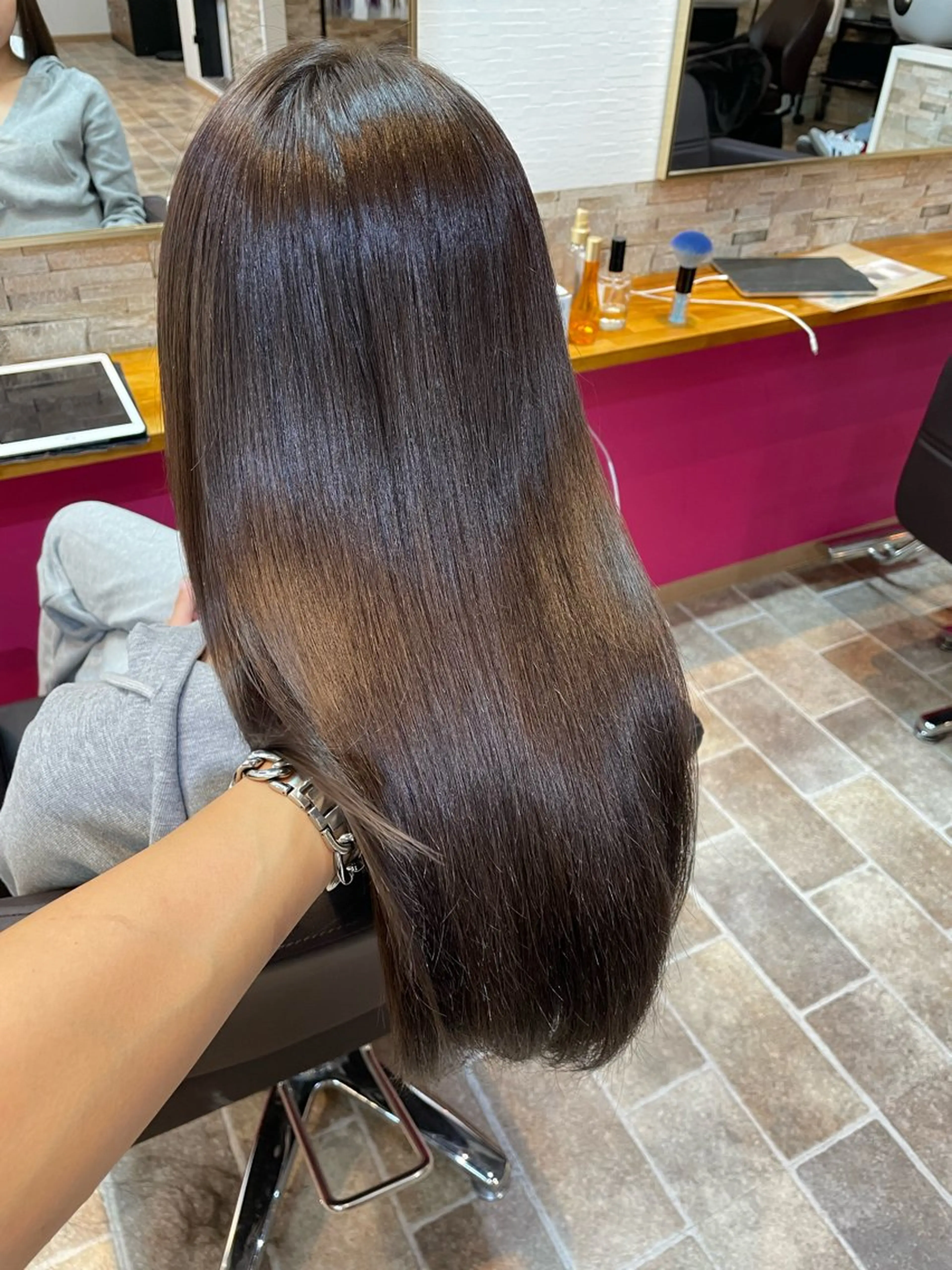 ロング カラー ブラウンカラー ショコラブラウン カット ヘアカラー トリートメント YUI/ ブリーチカラー🌷のヘアスタイル