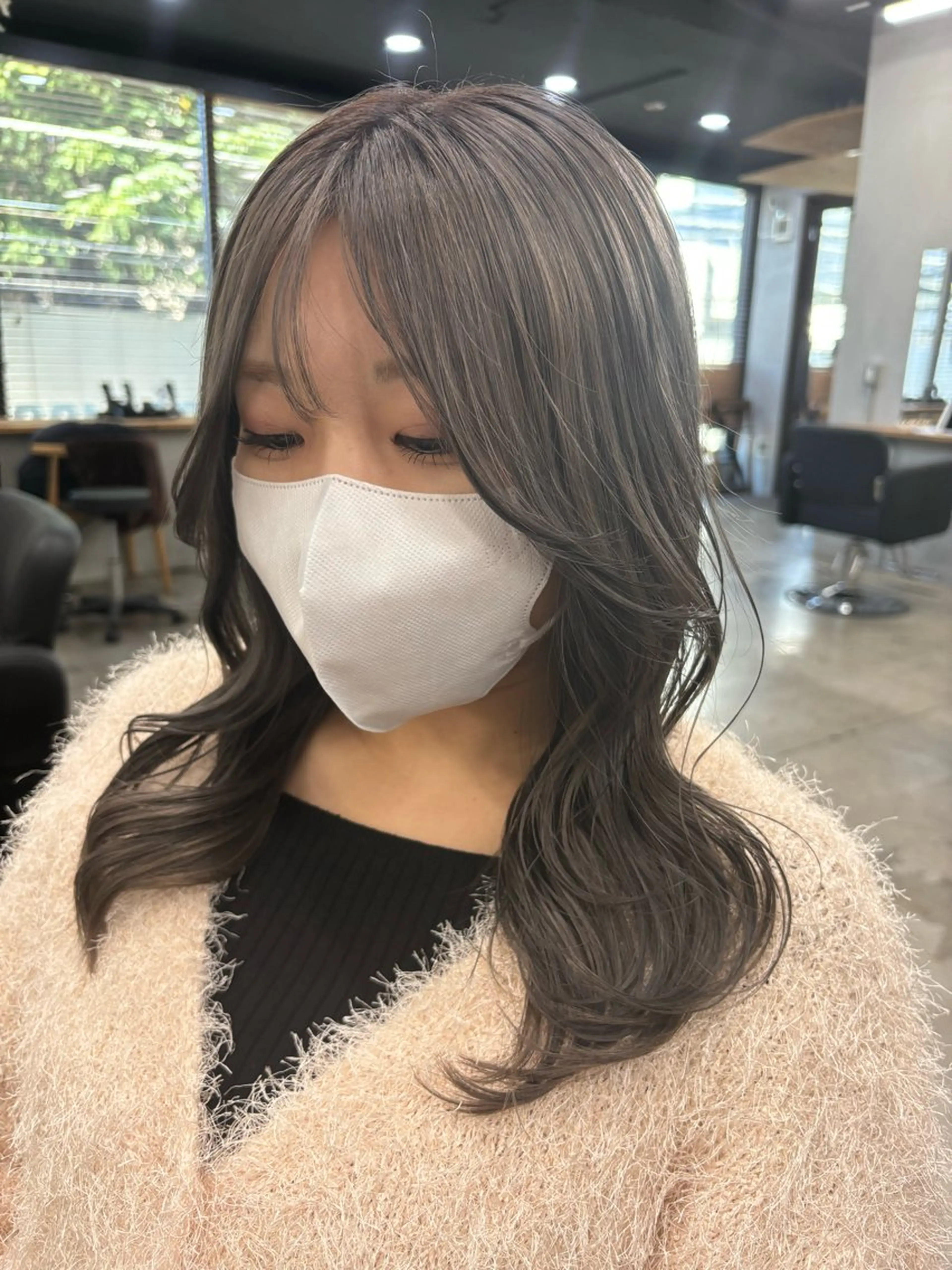 ミディアム カラー mono / Manatoのヘアスタイル