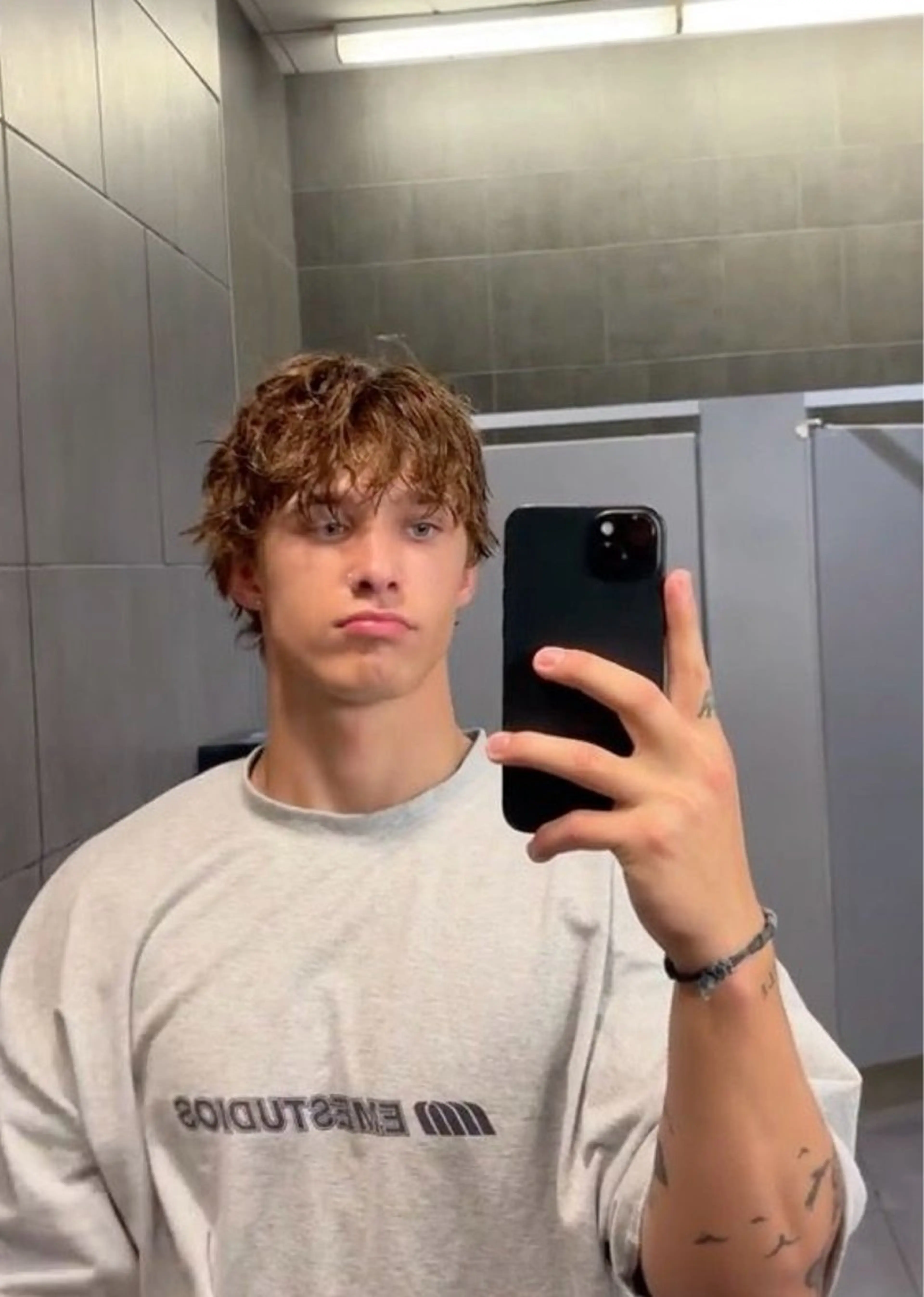 men's【選べるニュアンス・毛流れ・ツイスト・スパイラル】デザインカット＋パーマの写真