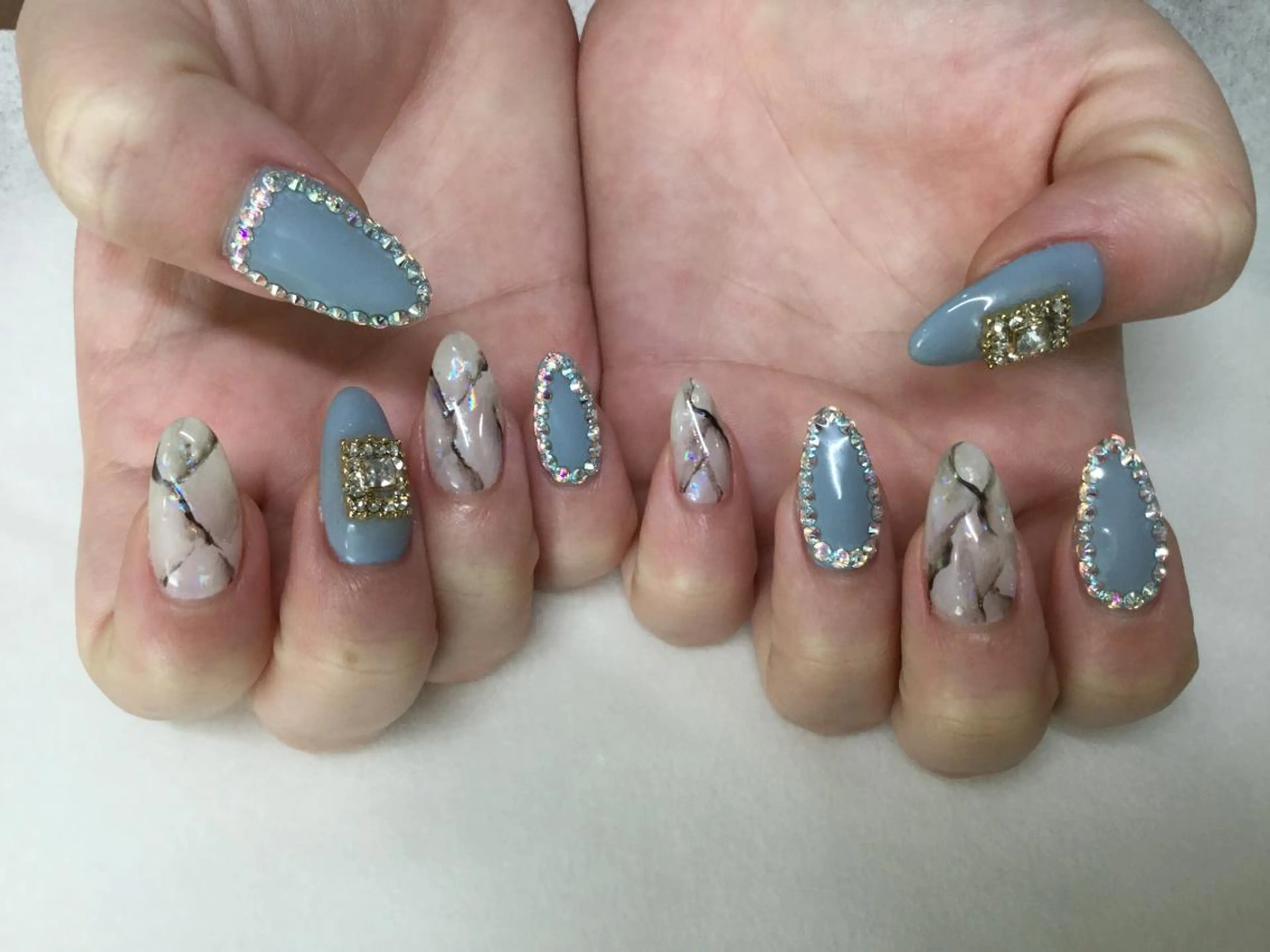 ネイル 💎🐰 saki. m 🐰💎のネイルデザイン