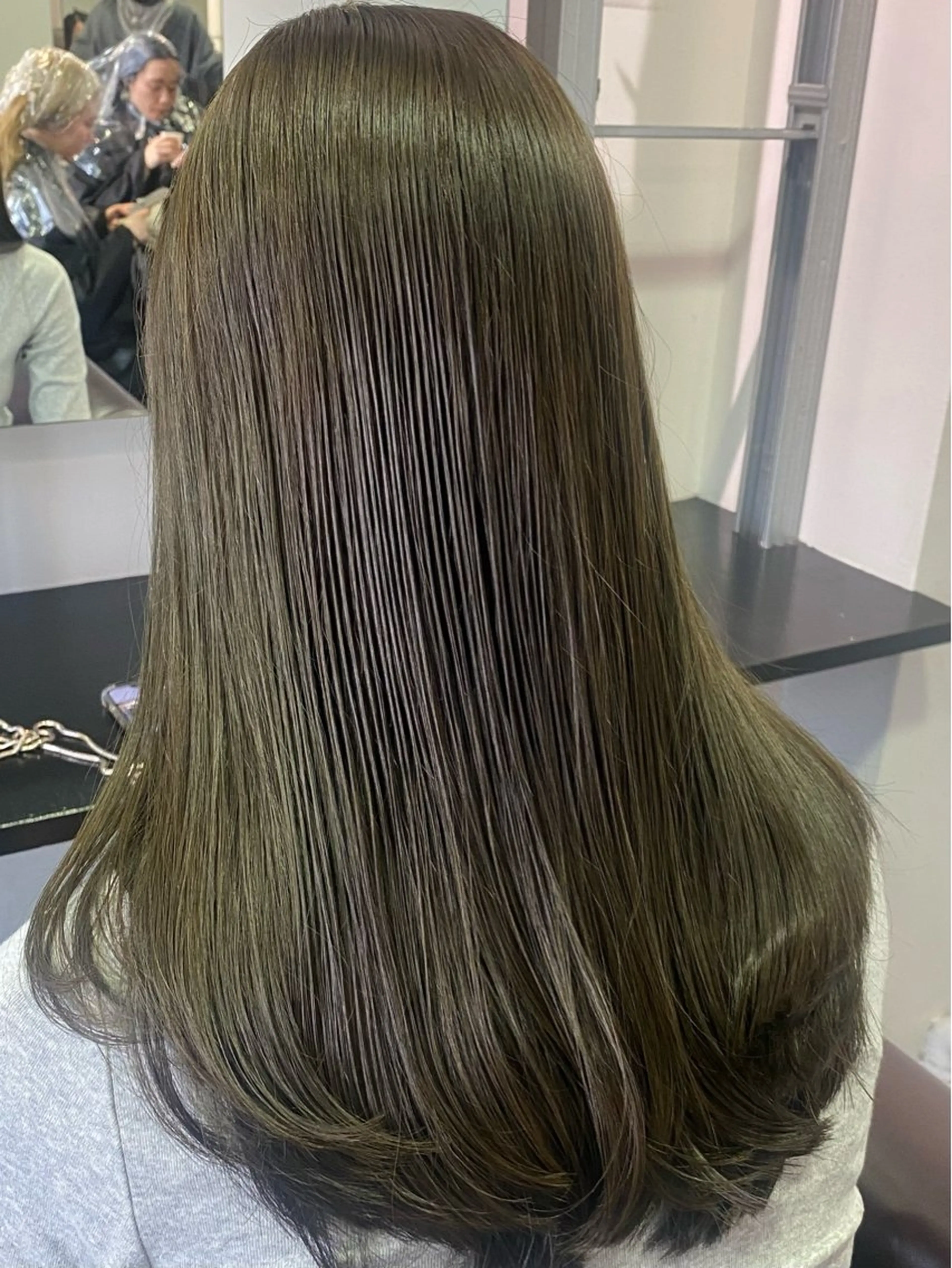 セミロング カラー グレージュ オリーブグレージュ オリーブグレー カット ヘアカラー トリートメント Steelo  渋谷所属・✴︎赤み除去カラー daichi✴︎のヘアスタイル