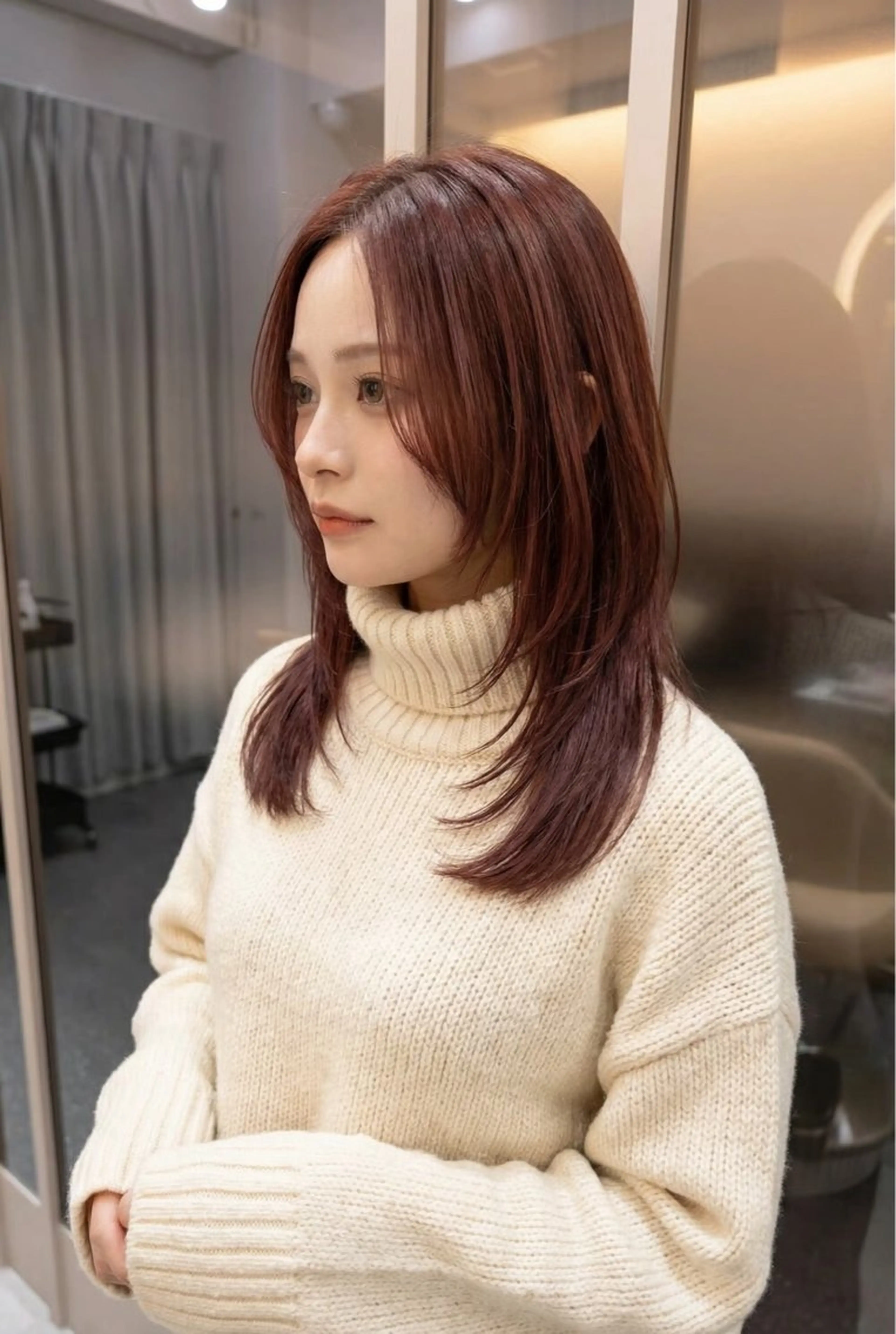 ミディアム カット ヘアカラー トリートメント 縮毛矯正　髪質改善 韓国風レイヤー　吉田のヘアスタイル