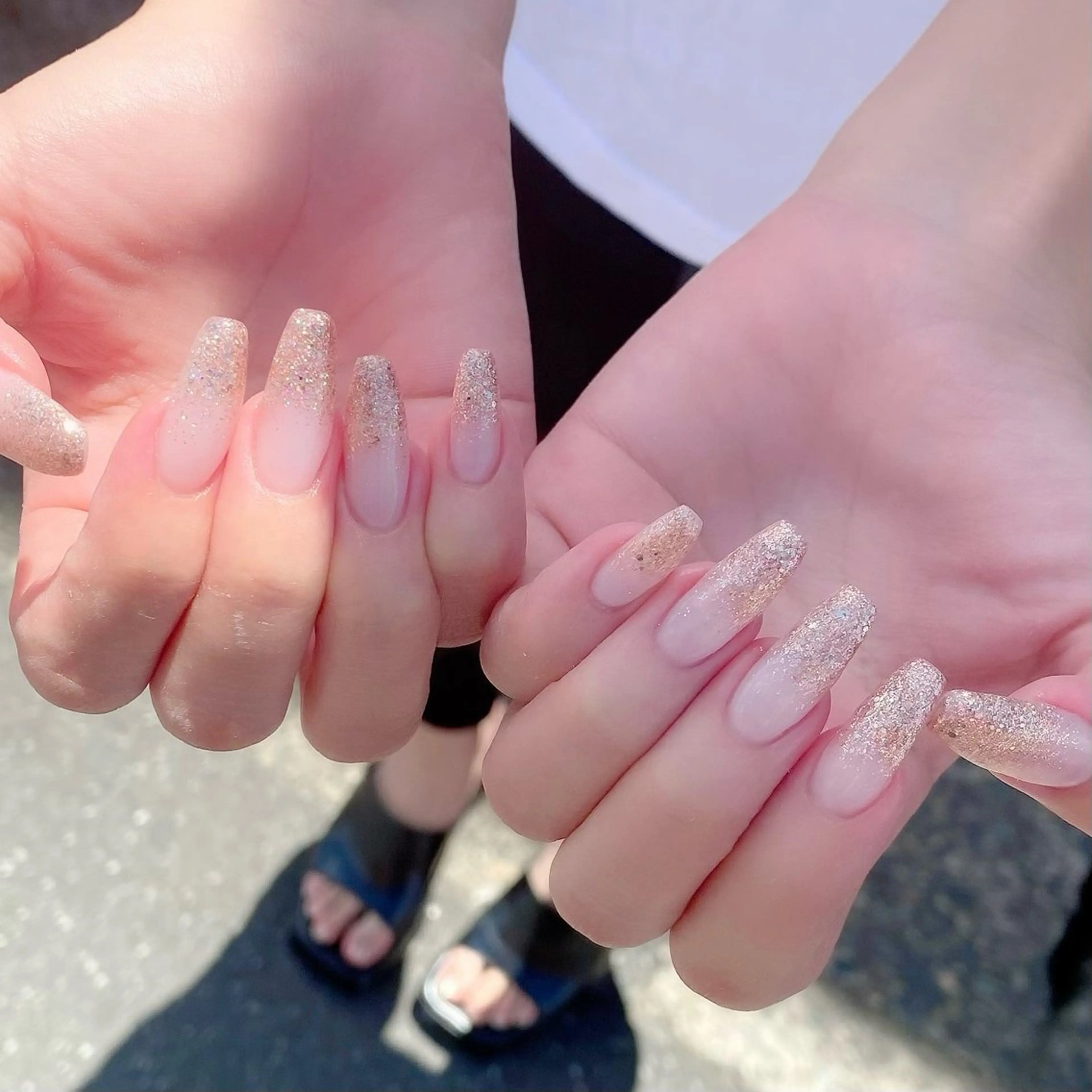 ネイル グラデーション ラメ(グリッター) ラメグラデーション ロングネイル 夏ネイル ハンドネイル Salon Kのネイルデザイン